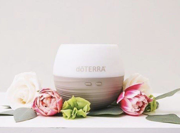Here's the #petal #diffuser - it's one of our most popular and runs for 2 or 6 hours continuously, or 12 hours intermittently. ⠀⠀⠀⠀⠀⠀⠀⠀⠀
⠀⠀⠀⠀⠀⠀⠀⠀⠀
Diffusing an #essentialoil helps us take advantage of its most noticeable characteristic&mdash;it&rsquo