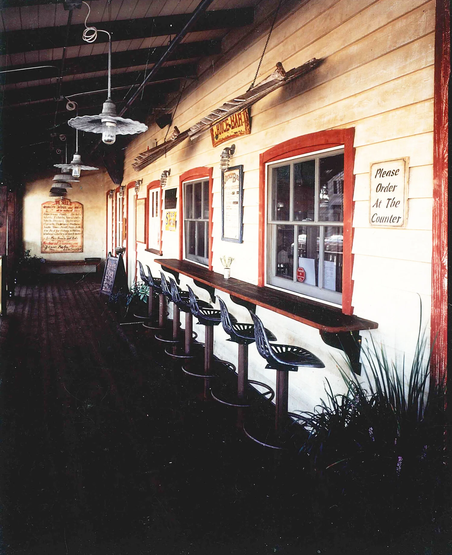 replay country store