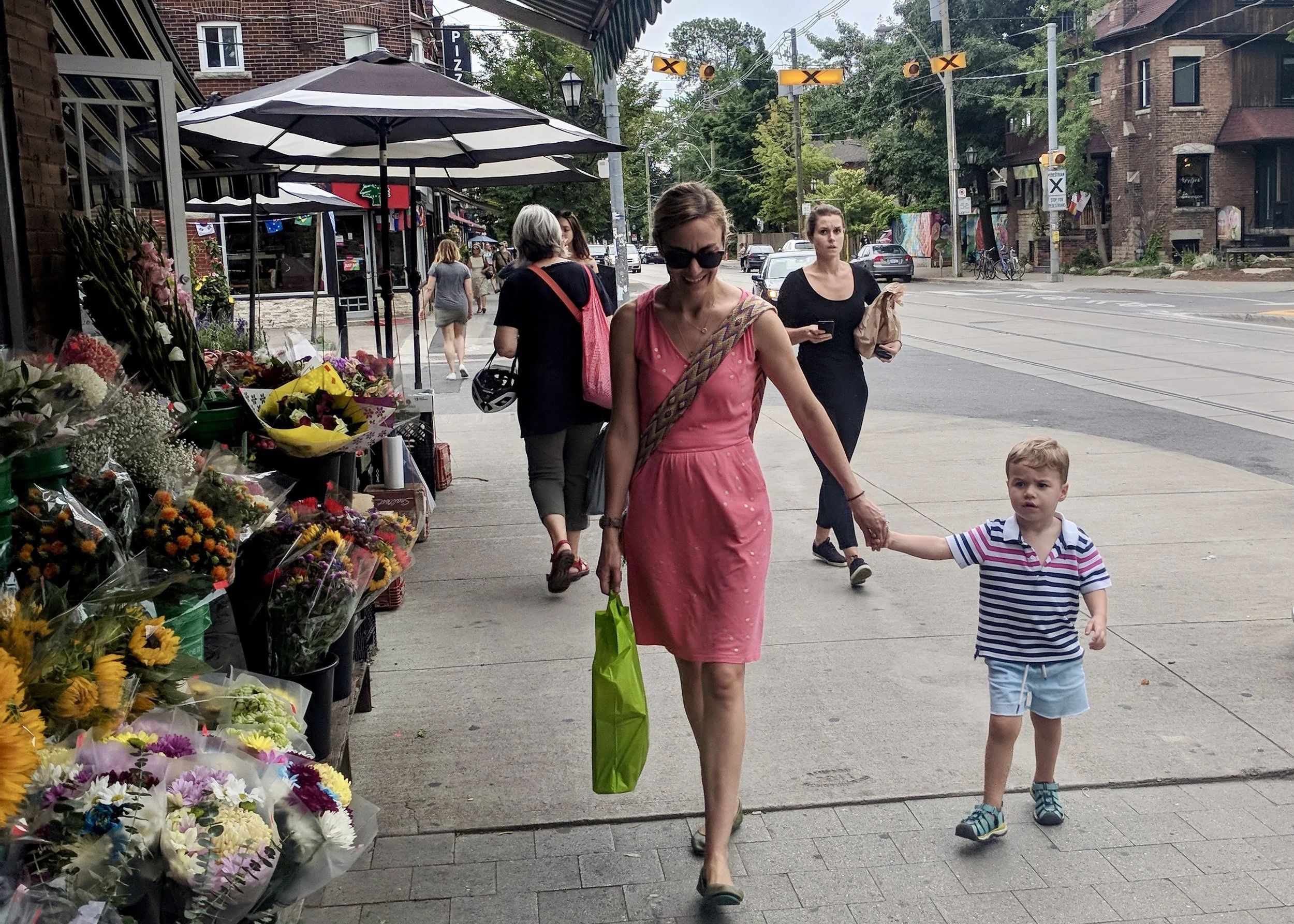 Small Town City : Walking along Roncevalles Avenue in West Toronto.