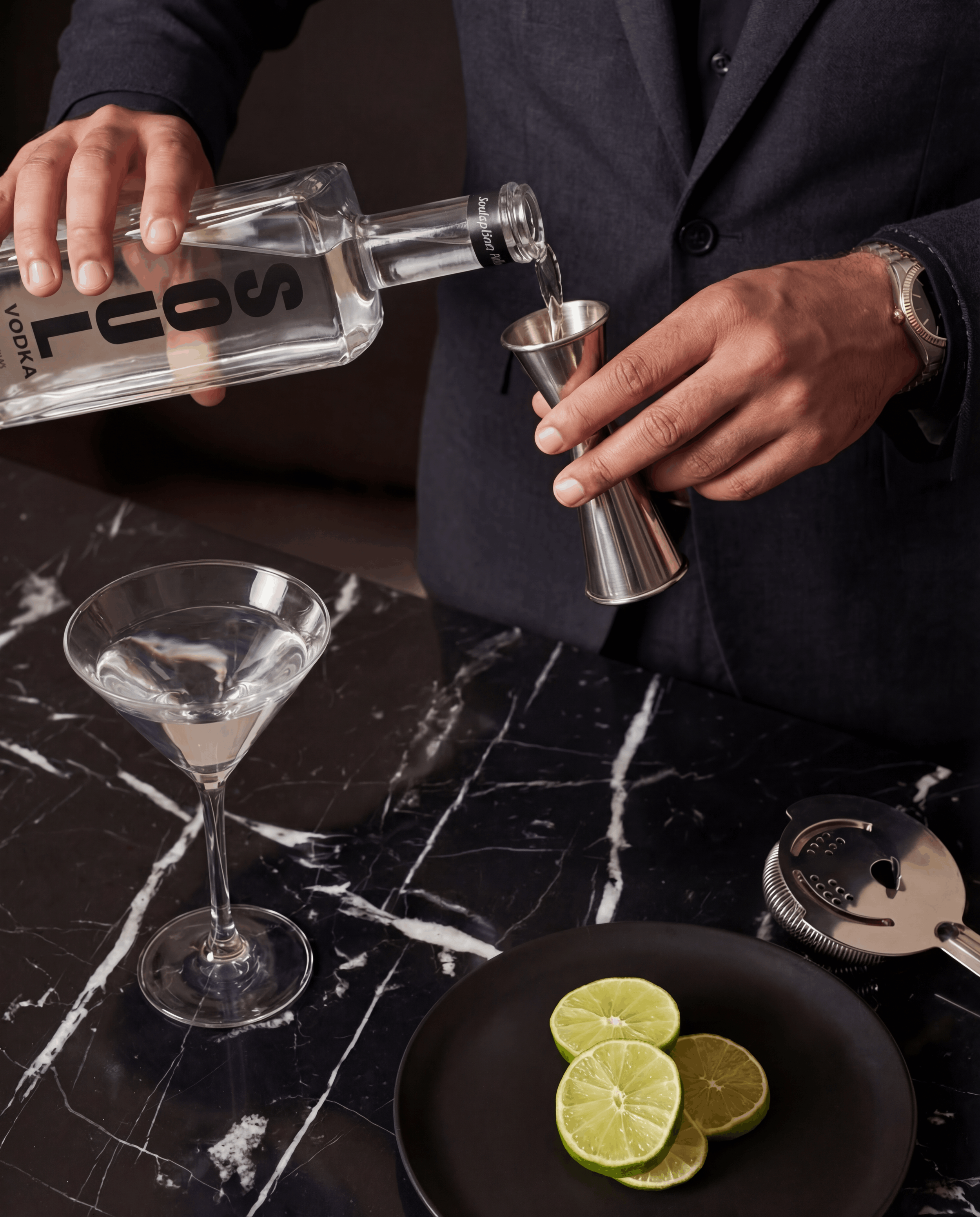 modern-bar-vodka-product-shot.png