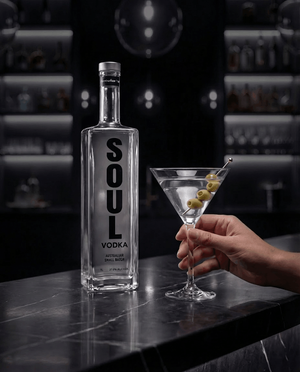 premium-vodka-bar-cocktail-pour.webp