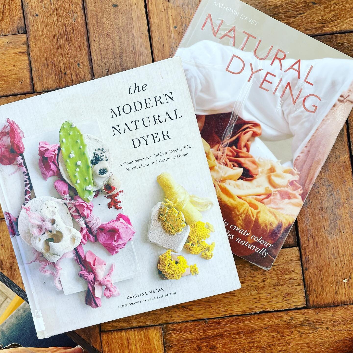 Recently I&rsquo;ve been getting very intrigued by natural dyeing. I&rsquo;ve taken two fantastic free workshops by @kathryn_davey and @talu.earth and borrowed these books from the library (Kathryn Davey&rsquo;s one is just gorgeous and is now going 
