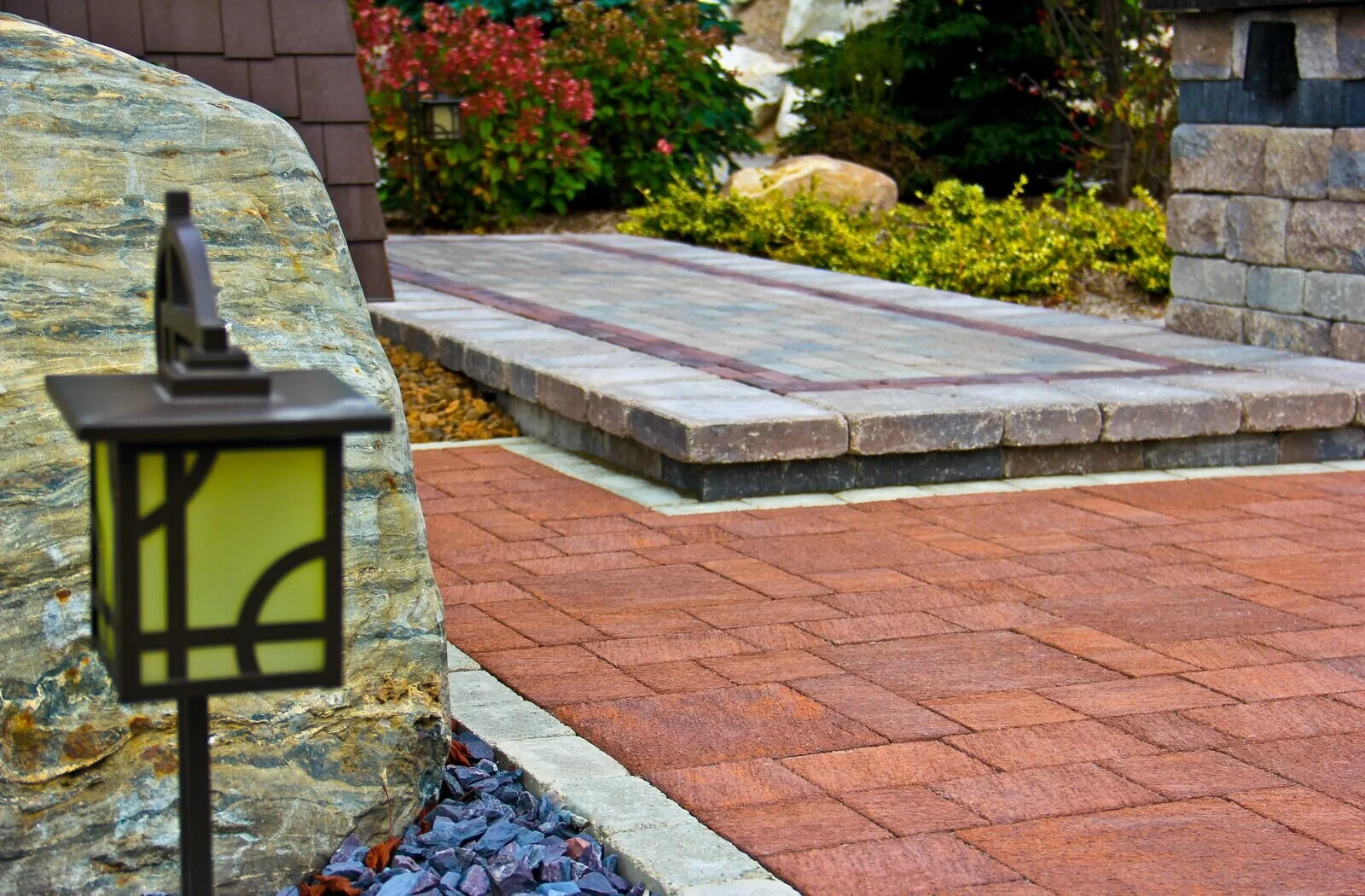 Choosing Brick Pavers: What Do the Color and Texture Contribute to Macomb, MI, Hardscapes?