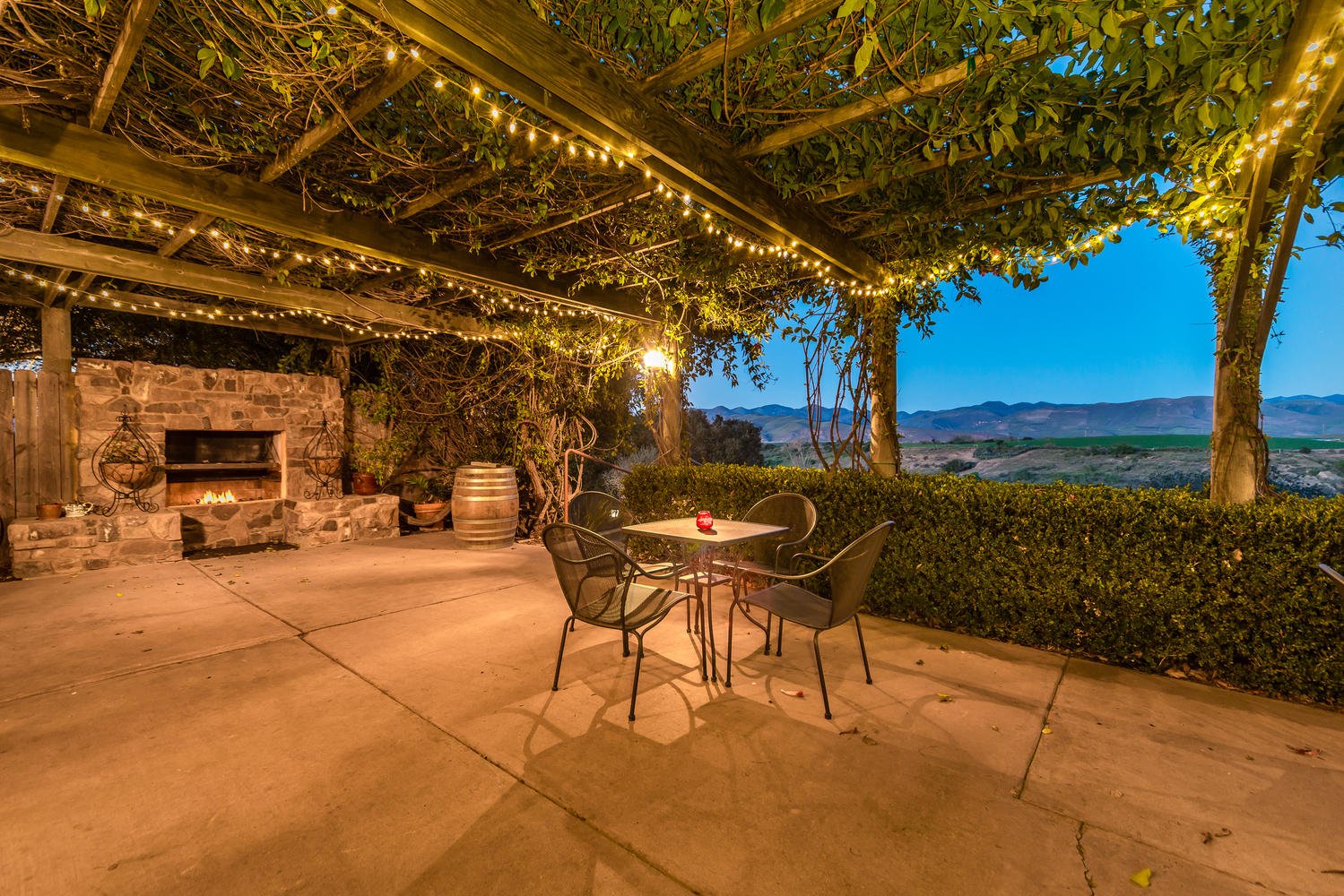 Cotton Wood Canyon-large-022-22-Evening Pergola Covered Patio-1499x1000-72dpi.jpg