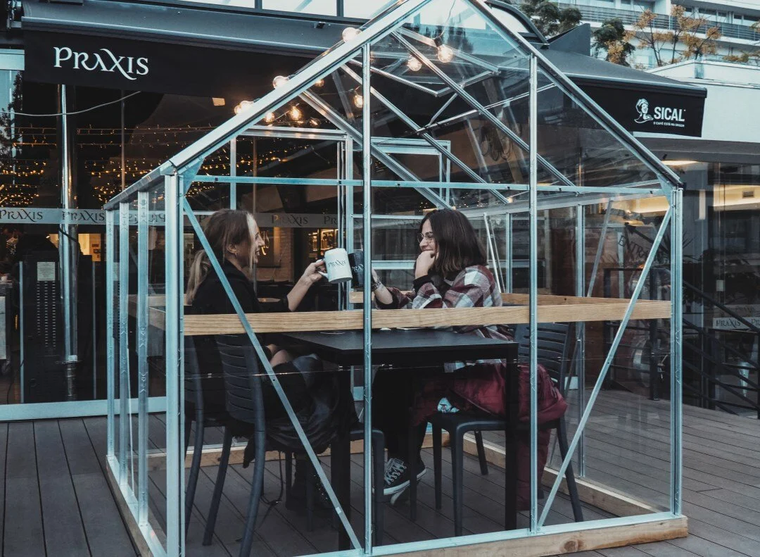 Praxis: A Fábrica de Cerveja Artesanal de Coimbra onde pode jantar numa cabine de vidro