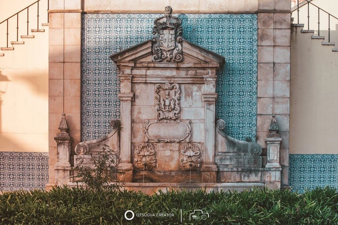 Fonte Nova ou dos Judeus

&ldquo; A refer&ecirc;ncia mais antiga a esta fonte remonta a 1137, na &eacute;poca conhecida como Fonte dos Judeus, devido &agrave; sua localiza&ccedil;&atilde;o junto ao Bairro Judaico. Considera-se que esta &eacute; a fon