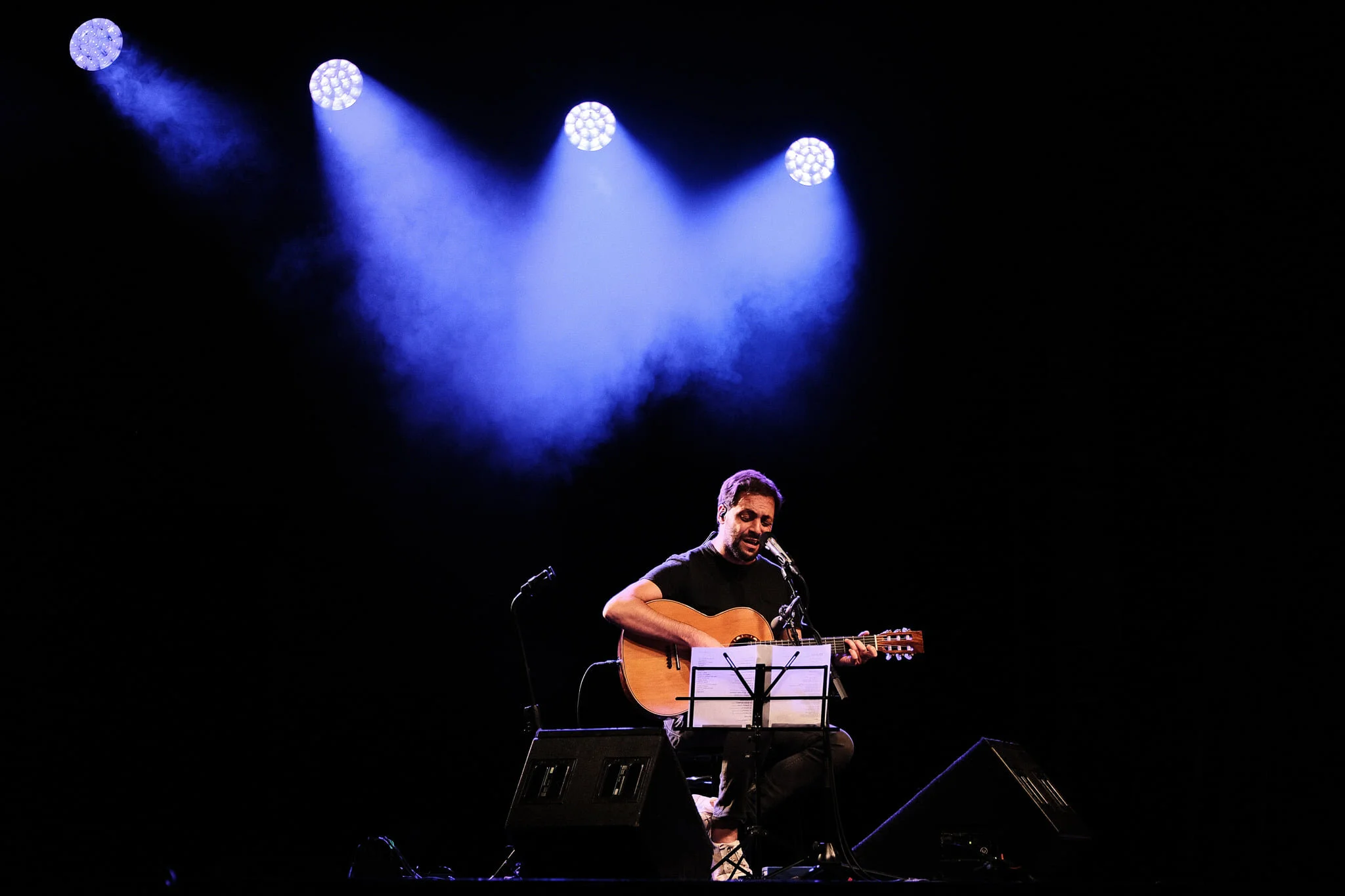 António Zambujo e Cordis esgotam concerto no Largo da Sé Nova