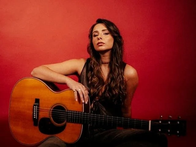 Joana Almeirante estreia novo álbum ao vivo no Conservatório de Coimbra com Elisa e Nena