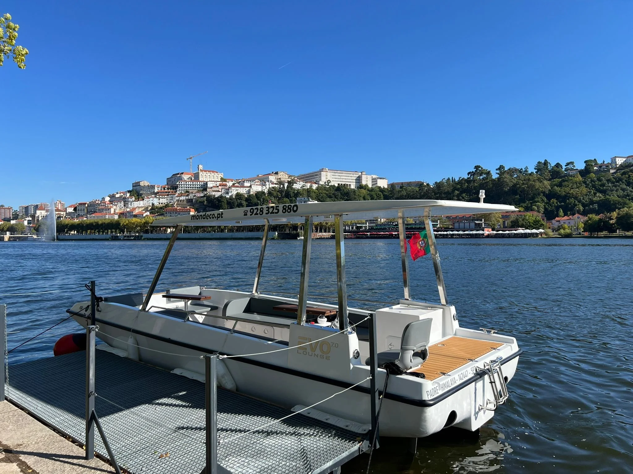 Barco 100% ecológico já navega nas águas do Rio Mondego e promete encantar miúdos e graúdos