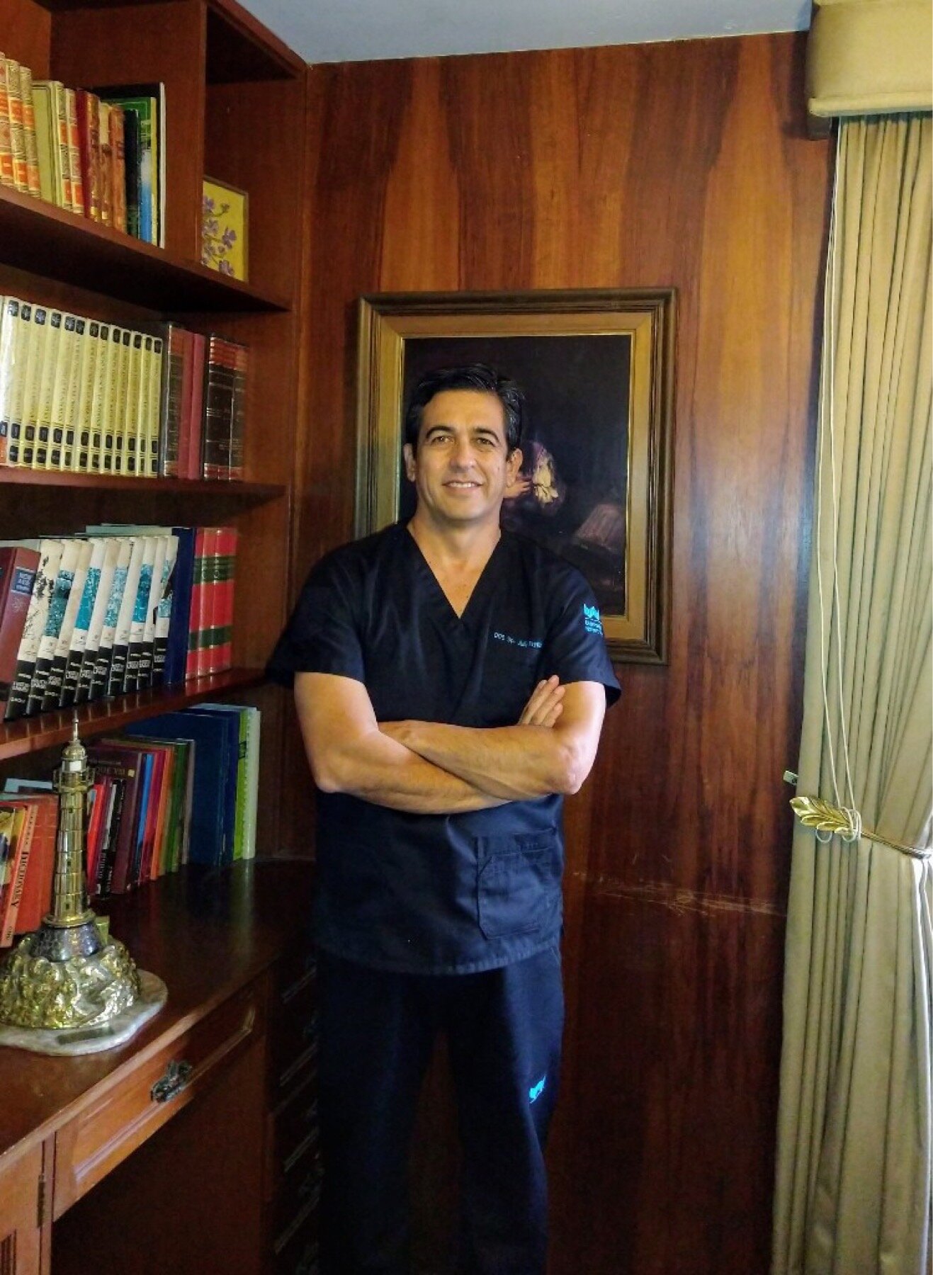 Dr. Julio Reynafarje, DDS, &nbsp;Dean of the Dental Association postgraduate School of continued Education
