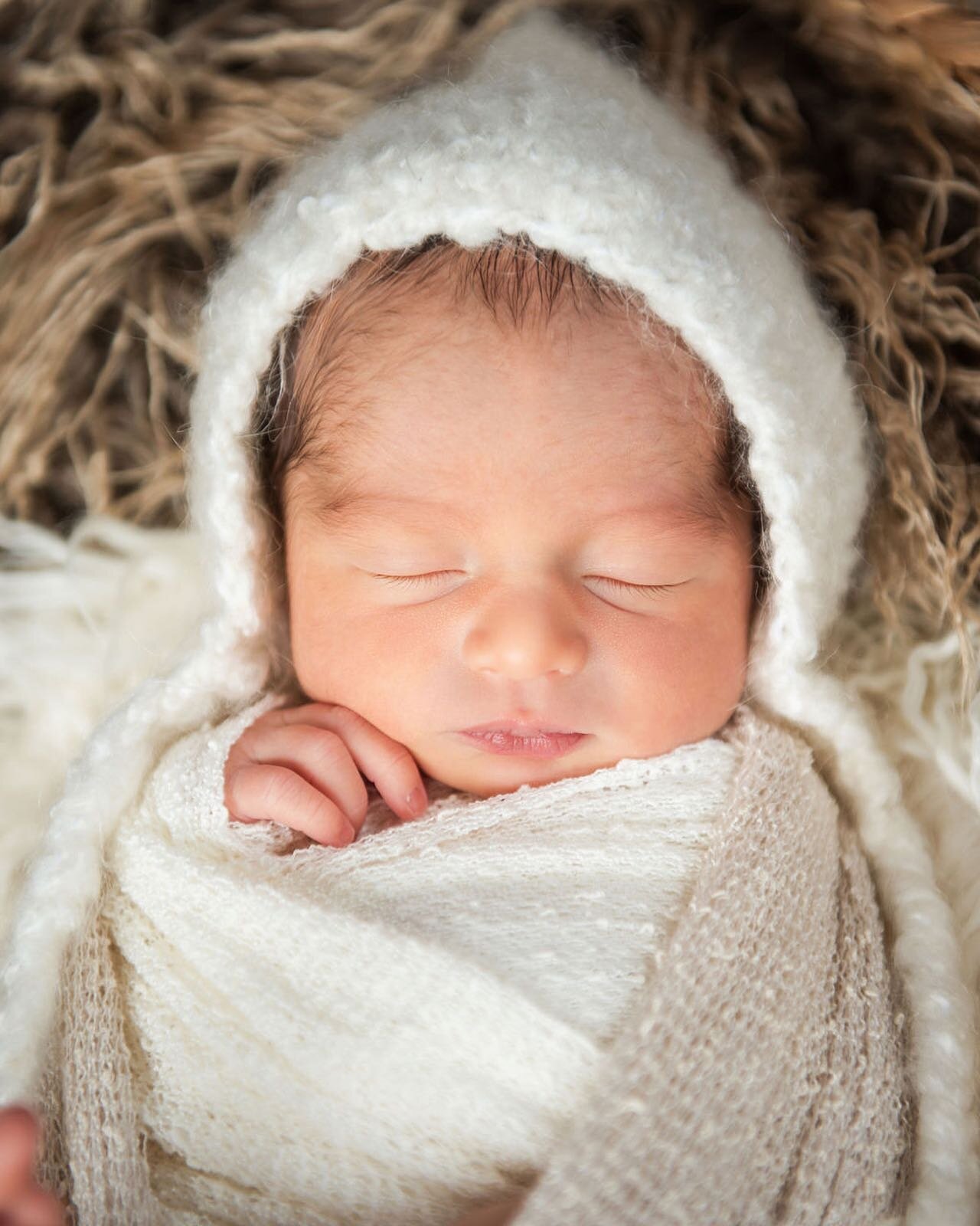 Newborn Angel ✨ 

#newborn #newbornphotography #newbornphotographer #yucaipaphotographer #redlandsphotographer #iephotographer #capturethemoment #reflectingyourstory