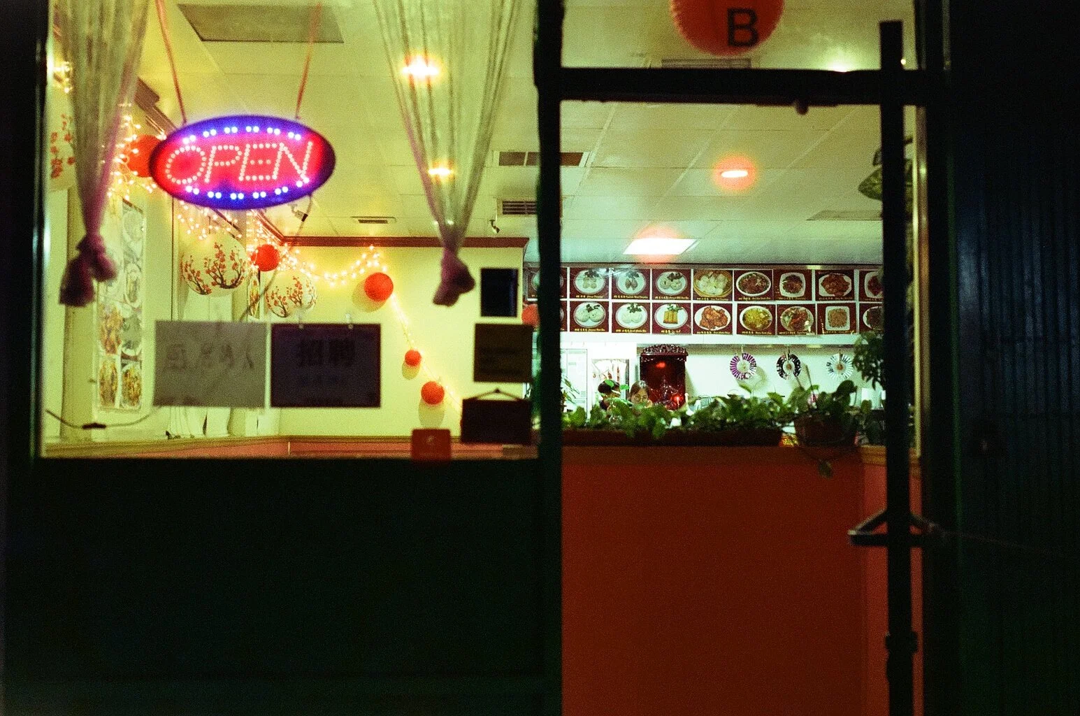 28220037.jpg