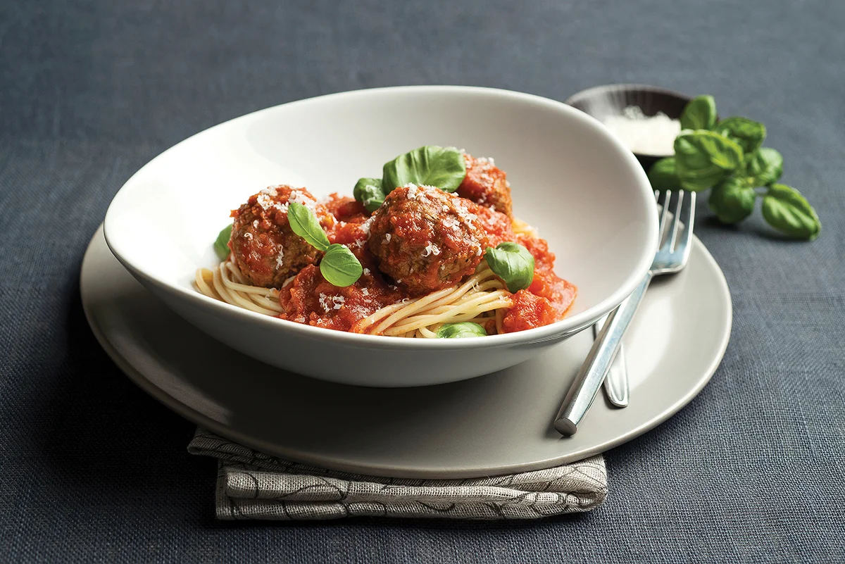 Gardein_Meatlss_meatballs_Spaghetti_RGB.jpg