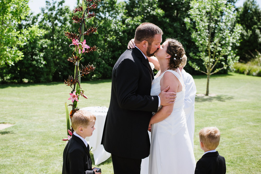  Cally and Matt's wedding, near Rakaia, Canterbury, New Zealand, on the 17 December 2016. © www.myweddingphotographer.co.nz 