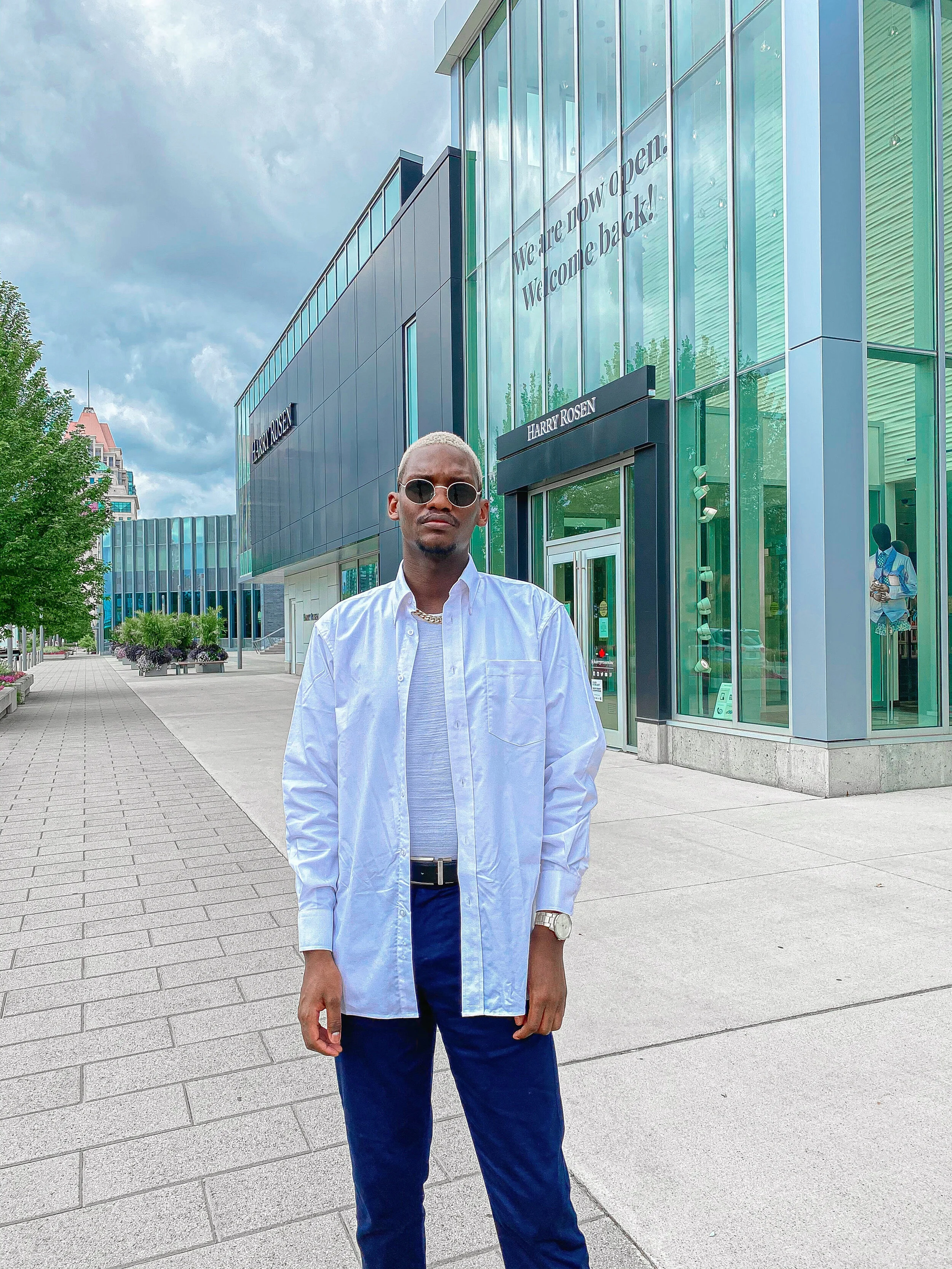 BEST WAY TO WEAR A WHITE SHIRT — So 