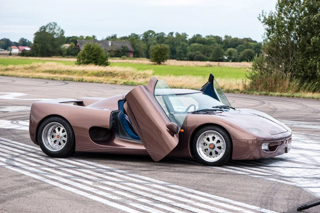 The dihedral synchro-helix door system in all of its glory. 