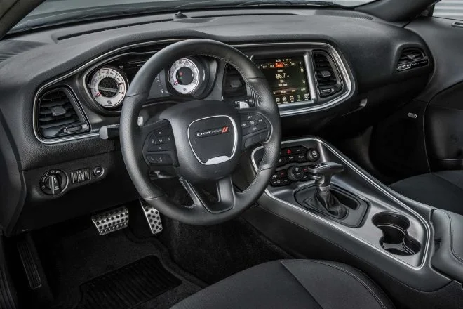 Unfortunately, this photo is missing a pedal.