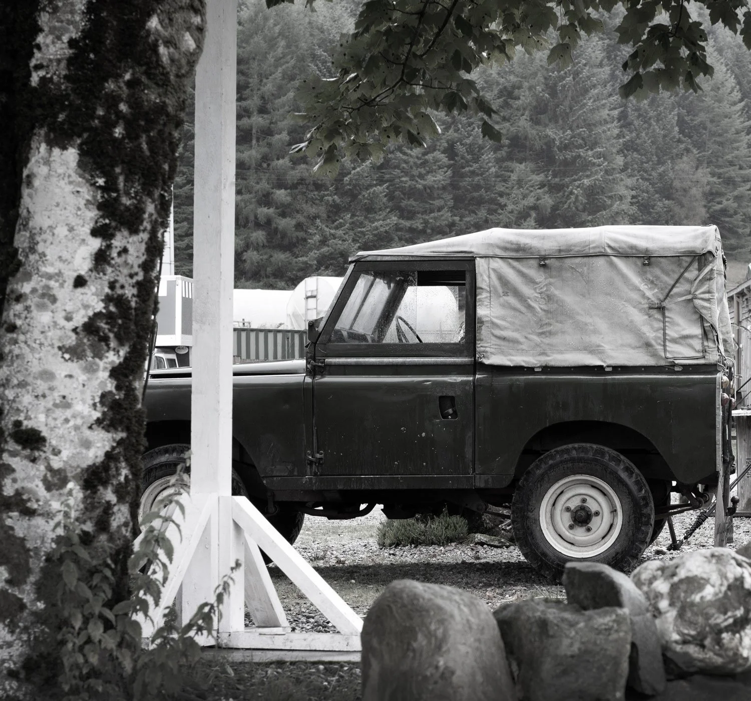 bravo-whisky-golf-tours-adventure-explore-authentic-scotland-ireland-west-coast-wonders-landrover.jpg