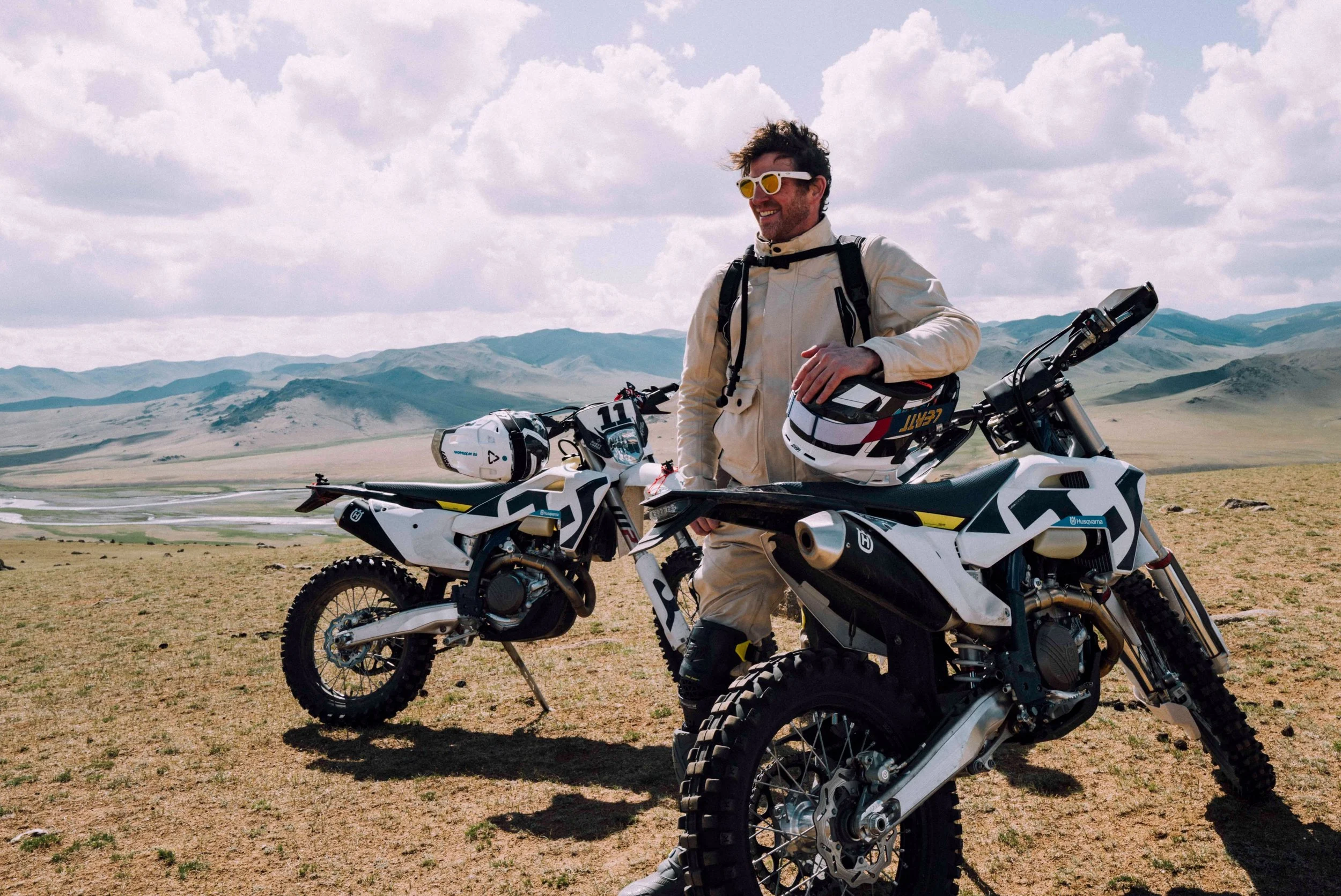 When legendary team @aetherapparel is in town 🇲🇳
PART 1 

#onceinalifetime @husqvarna.motorcycles 
 📷 @jonahssmith