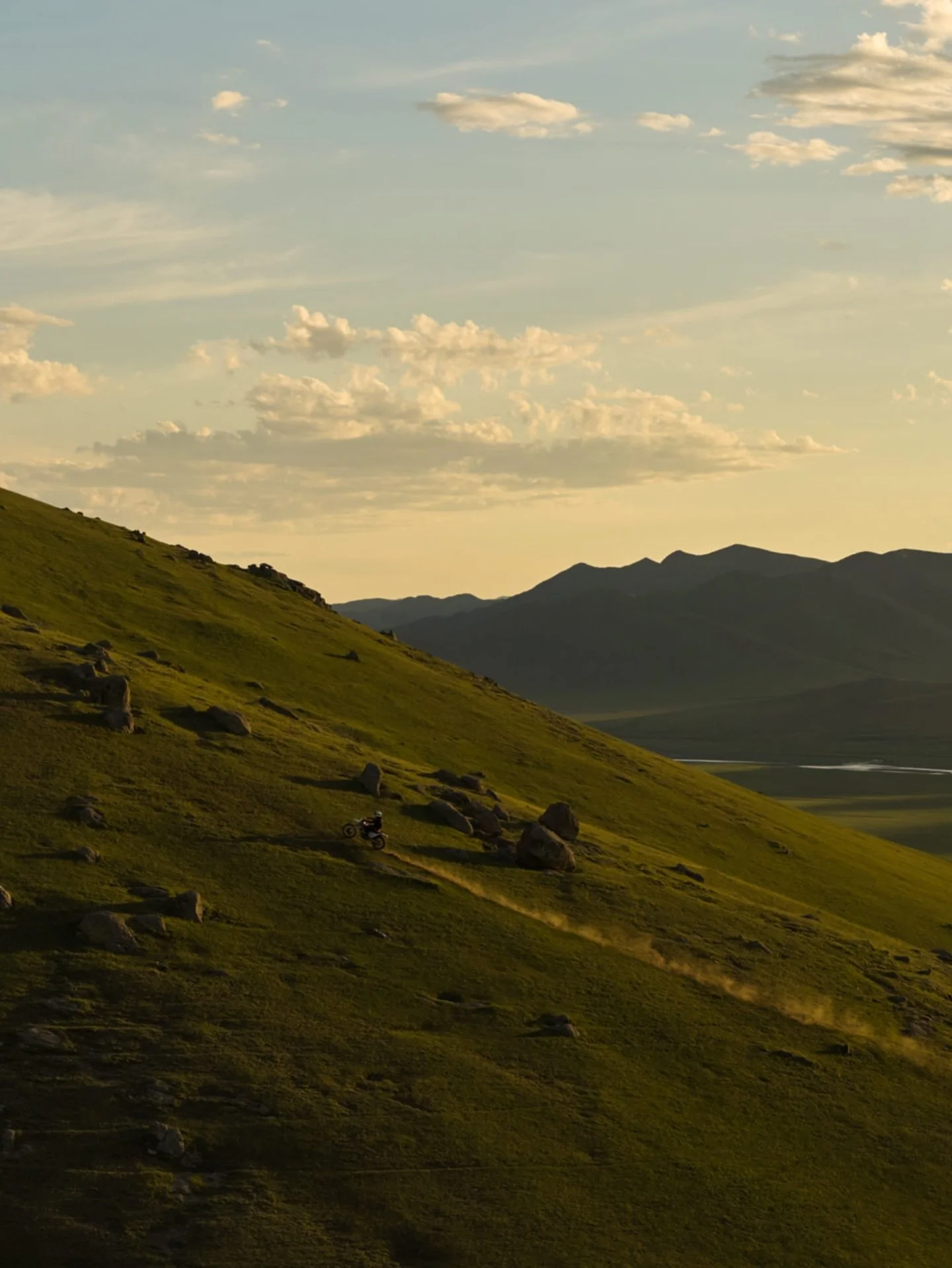 Riding the VALLEY OF KINGS. 
#onceinalifetime 🇲🇳

@husqvarna.motorcycles 
#mongolia

📷 @georg_roske