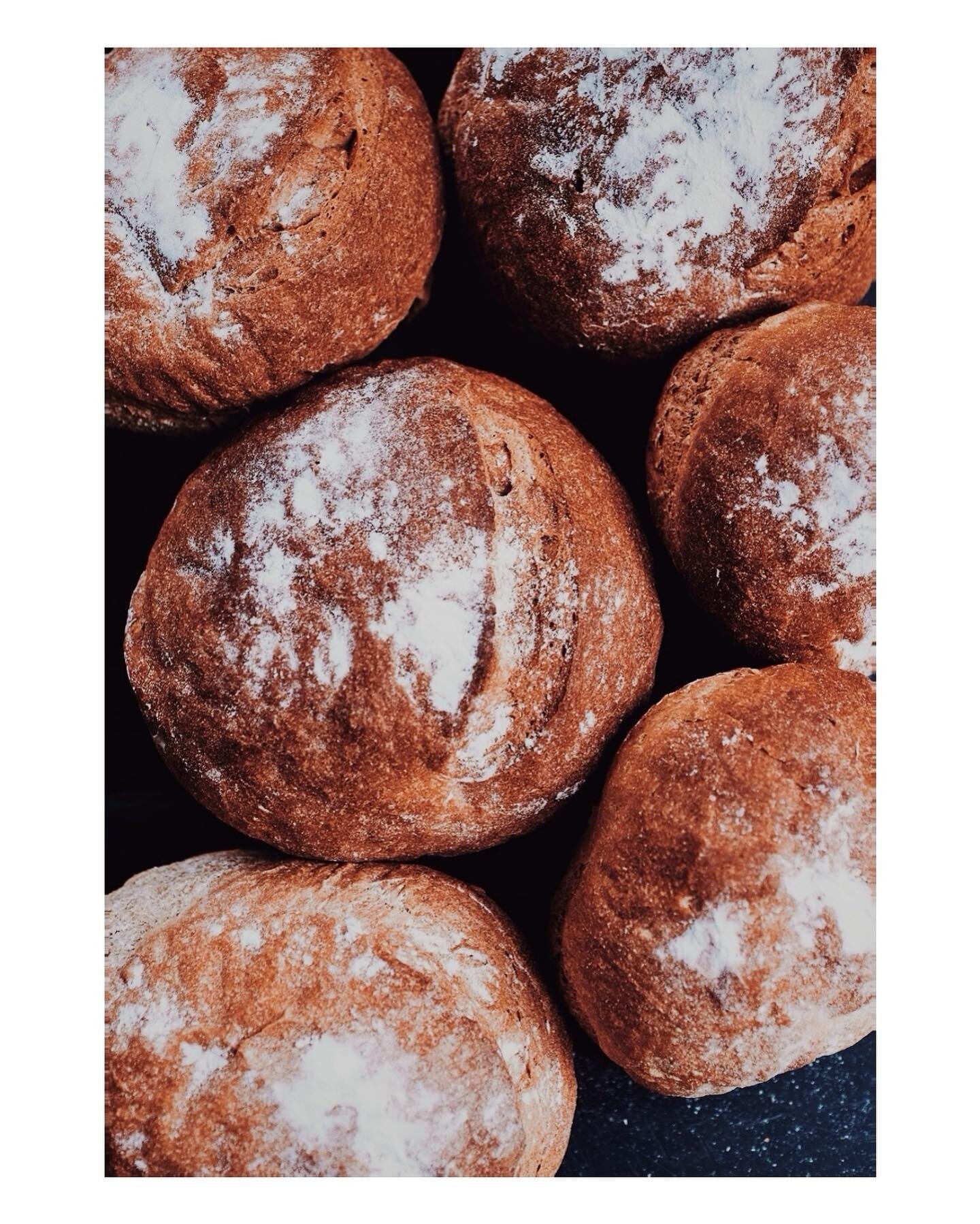 Bread Bowls freshly baked by @ashley11901 for @firstandsouth 
.
.
.
. #breadbowl #homemadebread #foodphotography