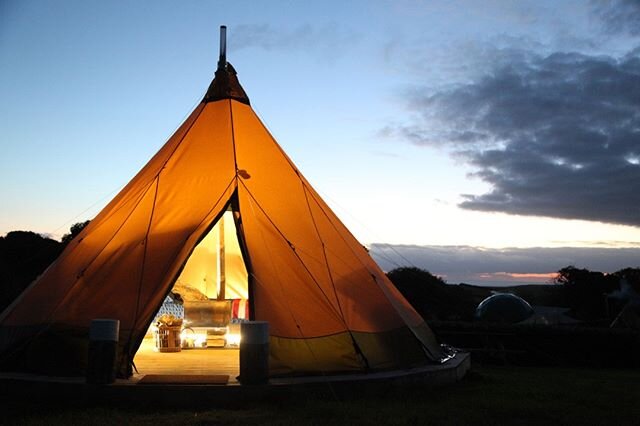 Our tipis are now available to book online at Loveland Farm ⁠
😍 Opening from 1st July, our two tipis are luxury @tenttipis fitted with wood burners and lush furnishings. Priced at &pound;98 per night for 2 guests, DM us if you have any questions or 