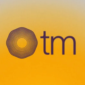 Kreisverlauf und die Buchstaben tm