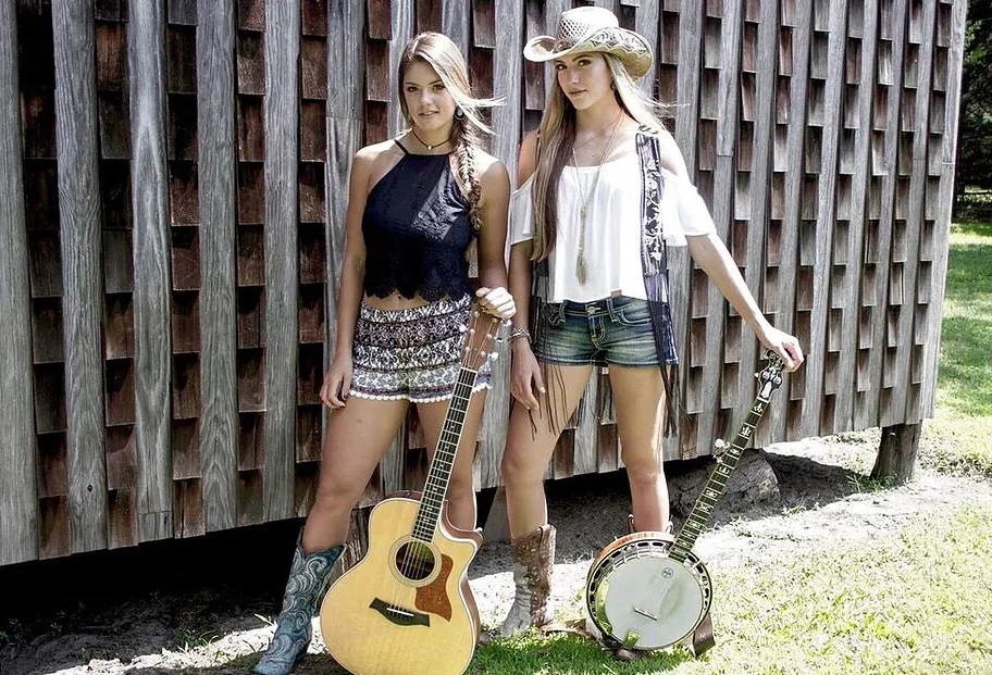 Diamond Dixie - Sparkle through the Rust