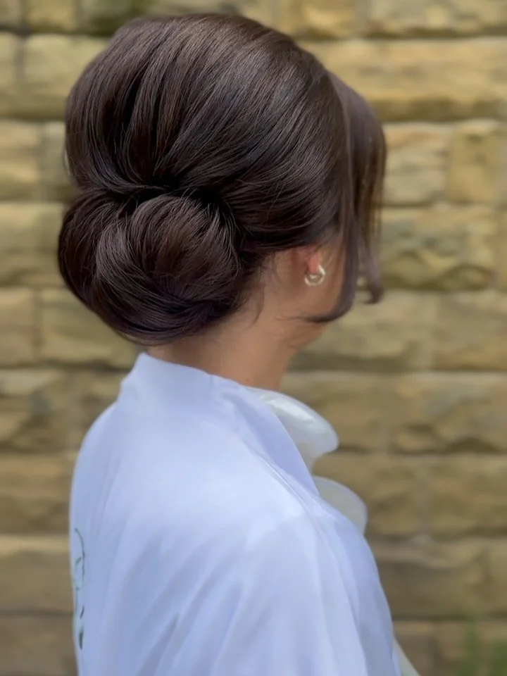 Pretty Bun for @zoeheslop_xo 

Make up @theaelizabethmua 
Venue @hotelwoodlands