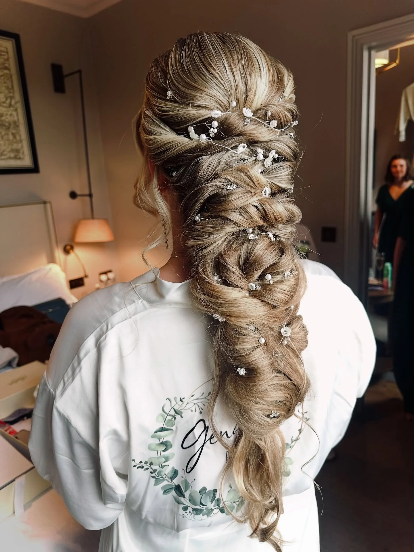 Every strand has its place 👑
This braid wasn&rsquo;t just hair &ndash; it was her fairytale moment.
💭 Save this for bridal hair inspo!

Hashtags
#FairytaleBride #WeddingBraid #BohoBride #BridalHairstyles #WeddingSeason #BridalGlow #BridalStyle #Hai