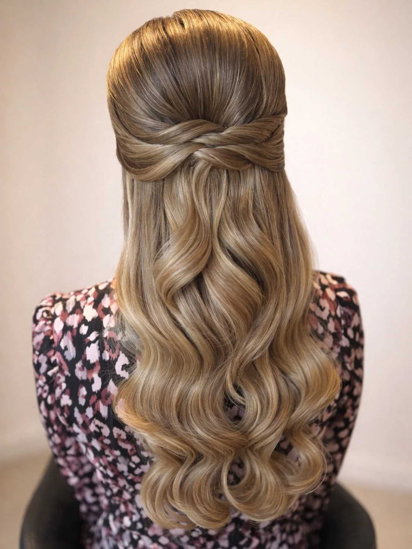 You know the drill&hellip; hit Save &amp; have this as your wedding morning inspo. 

Styled using&hellip;
@milkandblush 20&rdquo; extensions
@moroccanoil_uk luminous hair spray 
@kykhaircare styling powder 
@ghdhairpro curve 24mm tong 

www.lottiehai