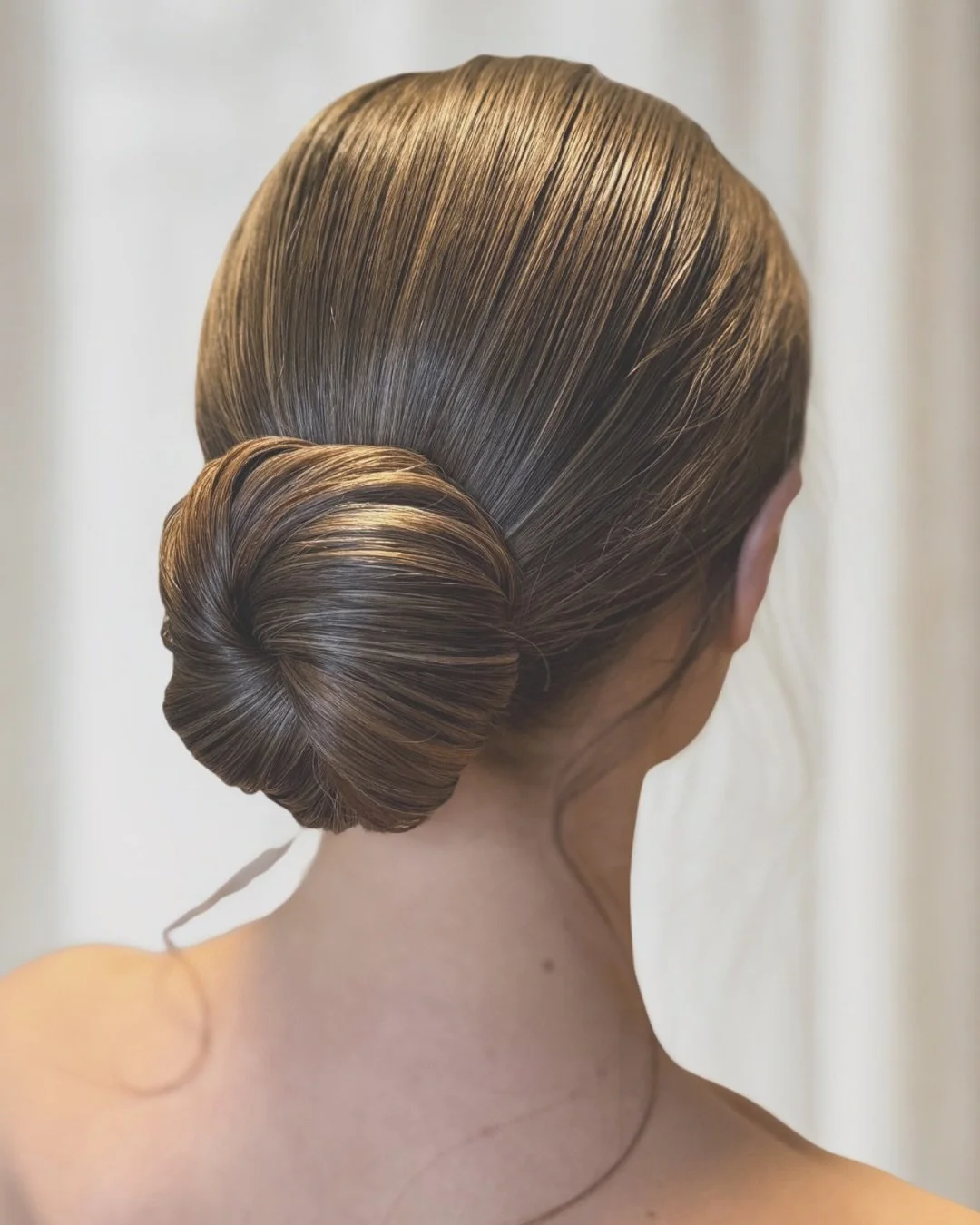Clean, soft, feminine, easy to maintain. Feel free to to hit save if you want refined elegance for your wedding hair 🤍

This was one of the styles we trialed for Nicola&rsquo;s big day. We used a few @milkandblush extensions for fullness. 

@grantle