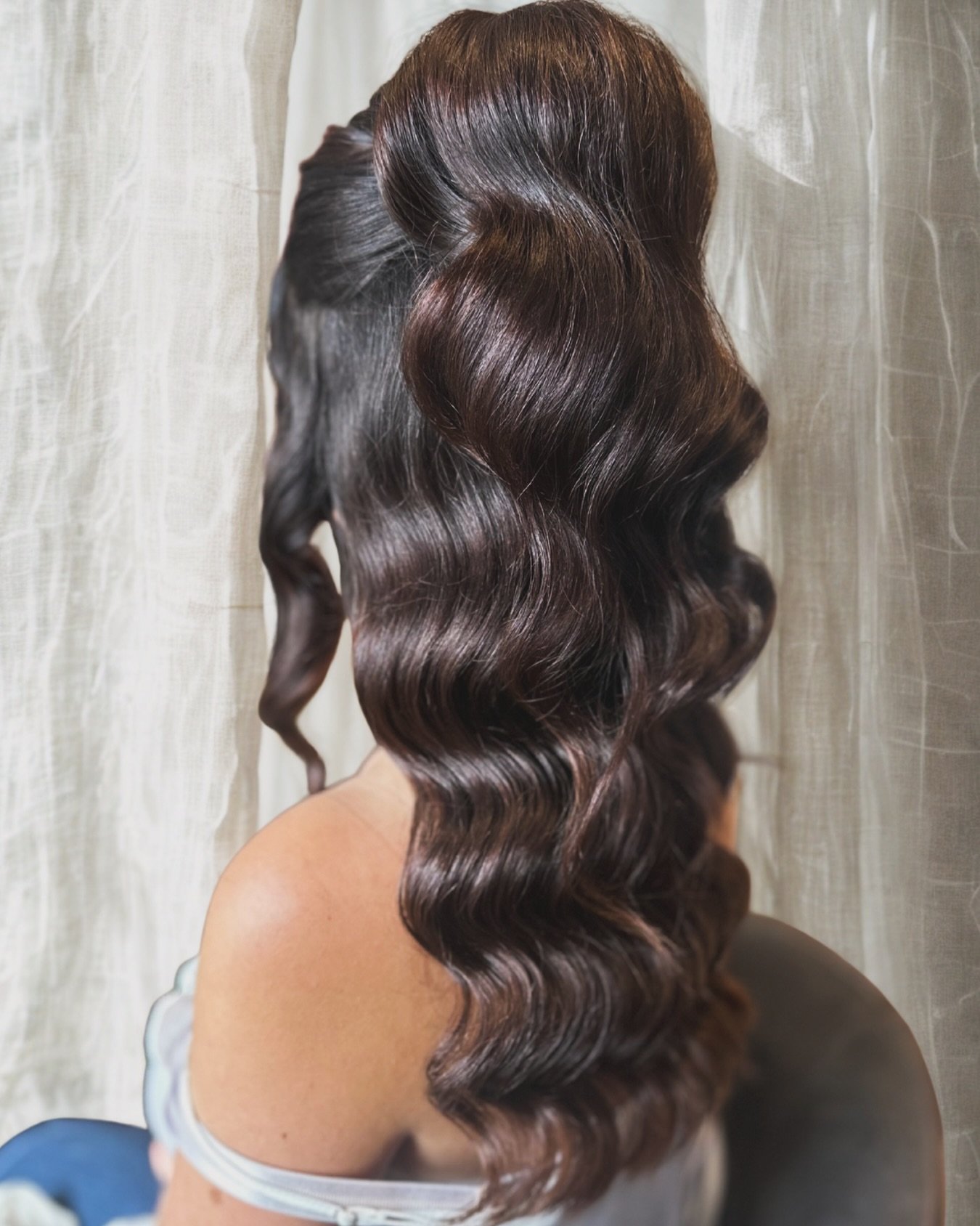 Wedding Hair can be playful and fun. It doesn&rsquo;t have to be serious, it just needs to feel like you 🤎

Styled using @milkandblush
