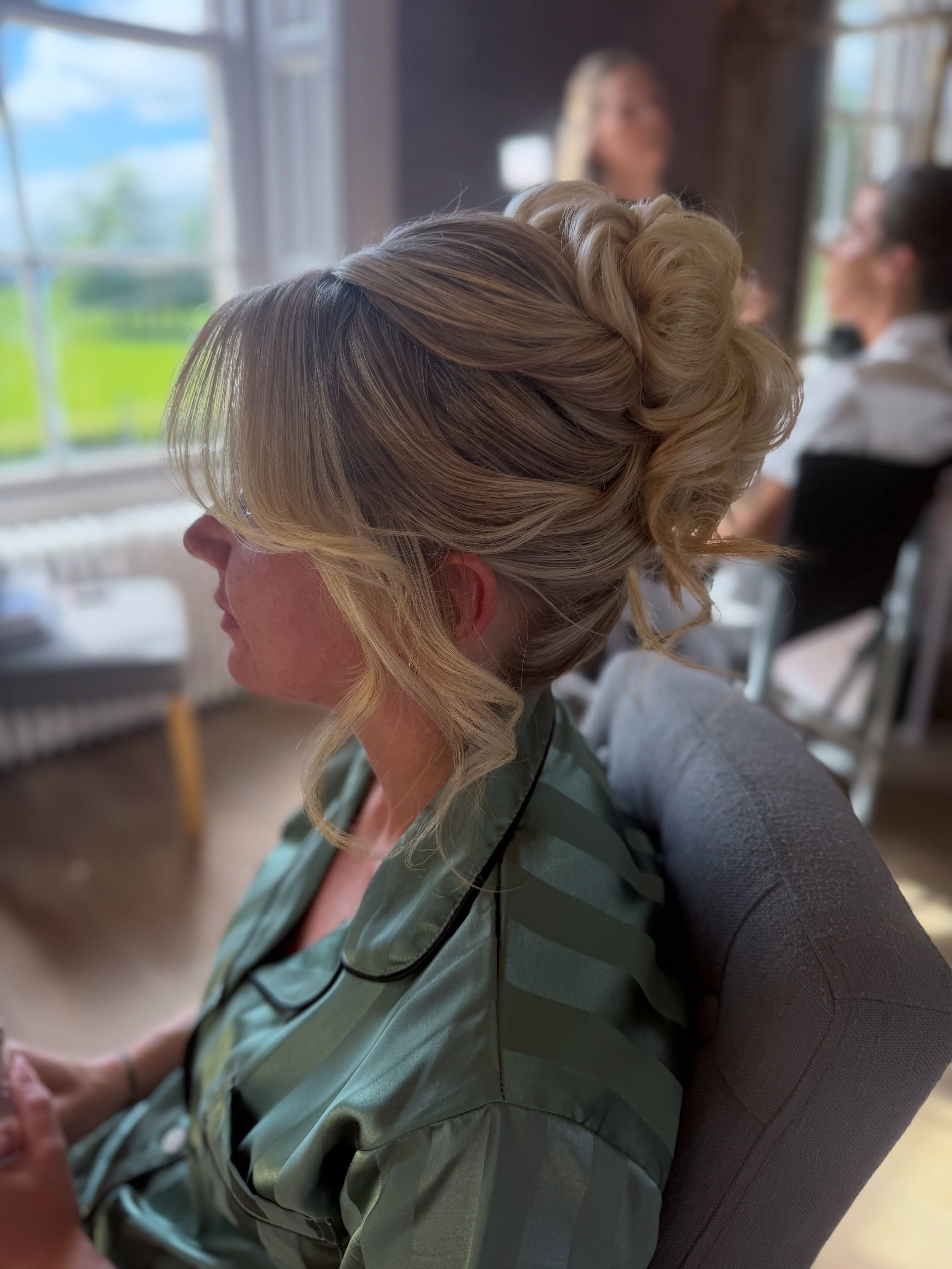 Soft high updo&rsquo;s with pretty face framing. We are loving this style this wedding season 🤍