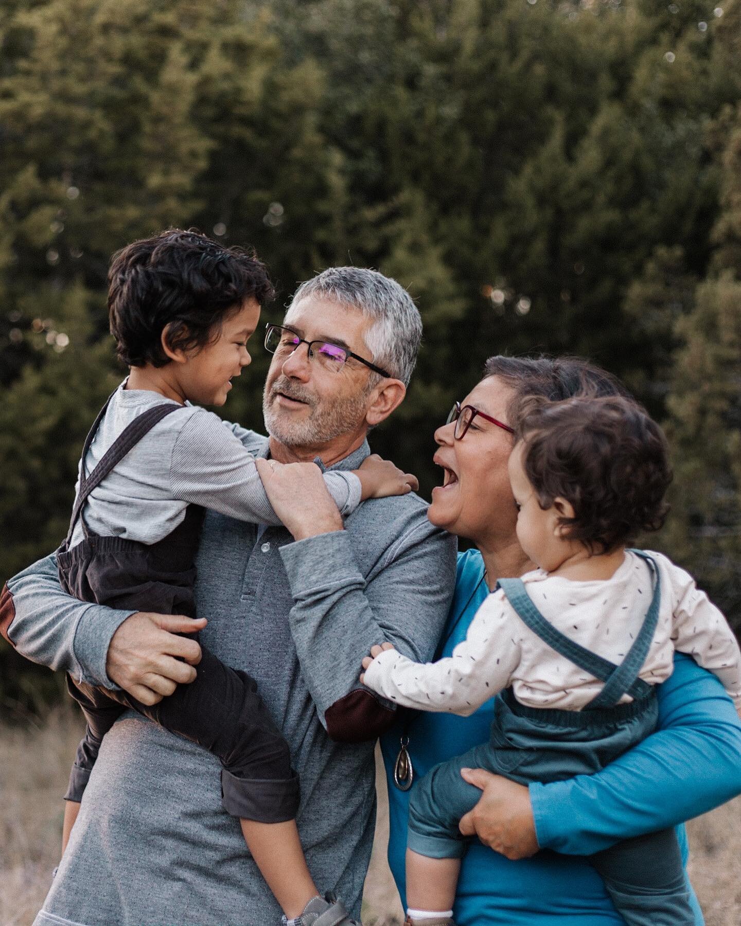 Happy Anniversary to my favorite parents! 🥰 I love your love for one another! #lavidaveraphoto
.
.
.
.
Tags.
#moodyports #portraitmood #featurepalette #tangledinfilm #ftwotw #shotzdelight #raedunn #moodyfilm #couplegoals #instadfw #makeportraits #th