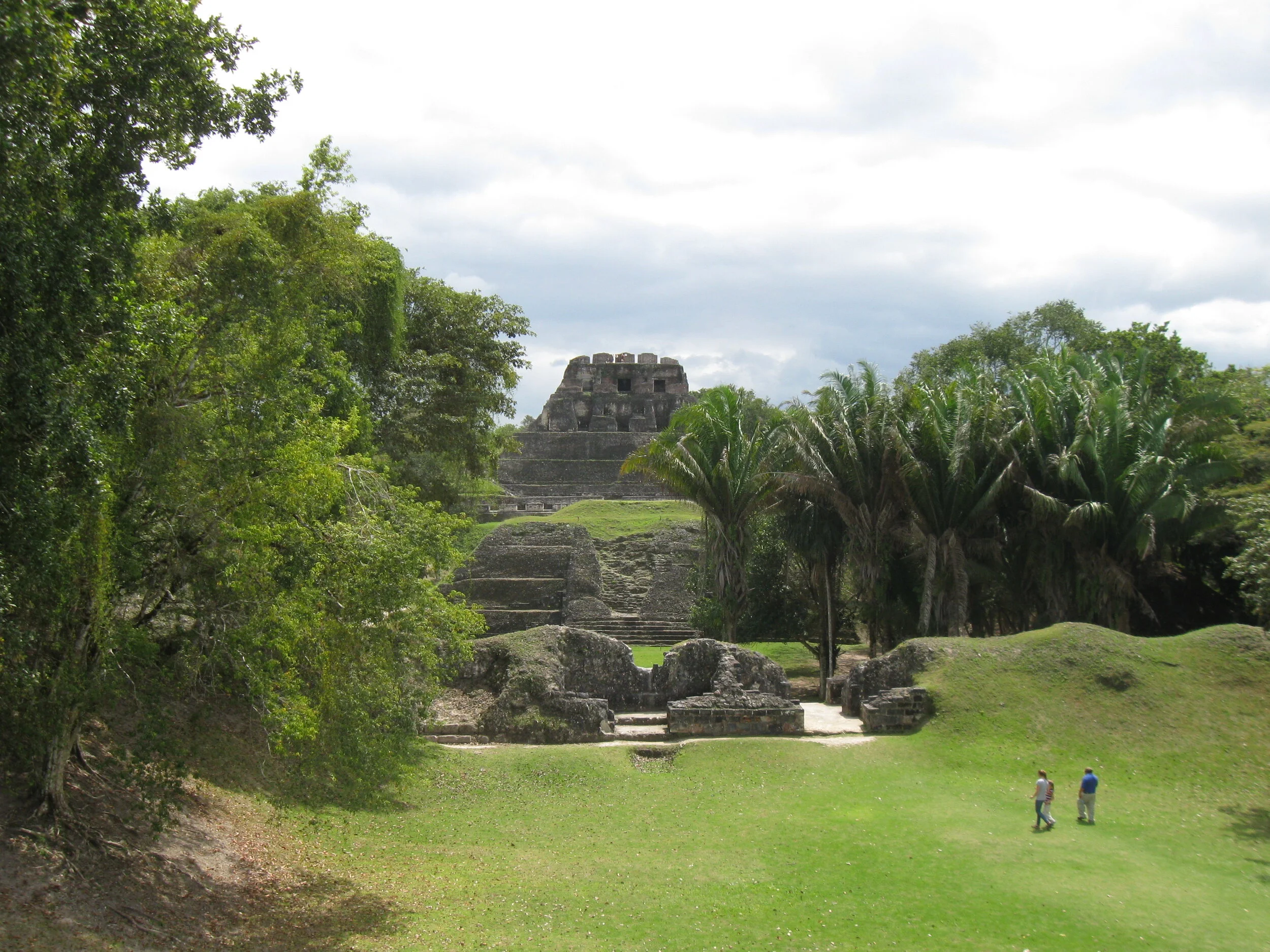 Expedicion- Xunantunich.JPG