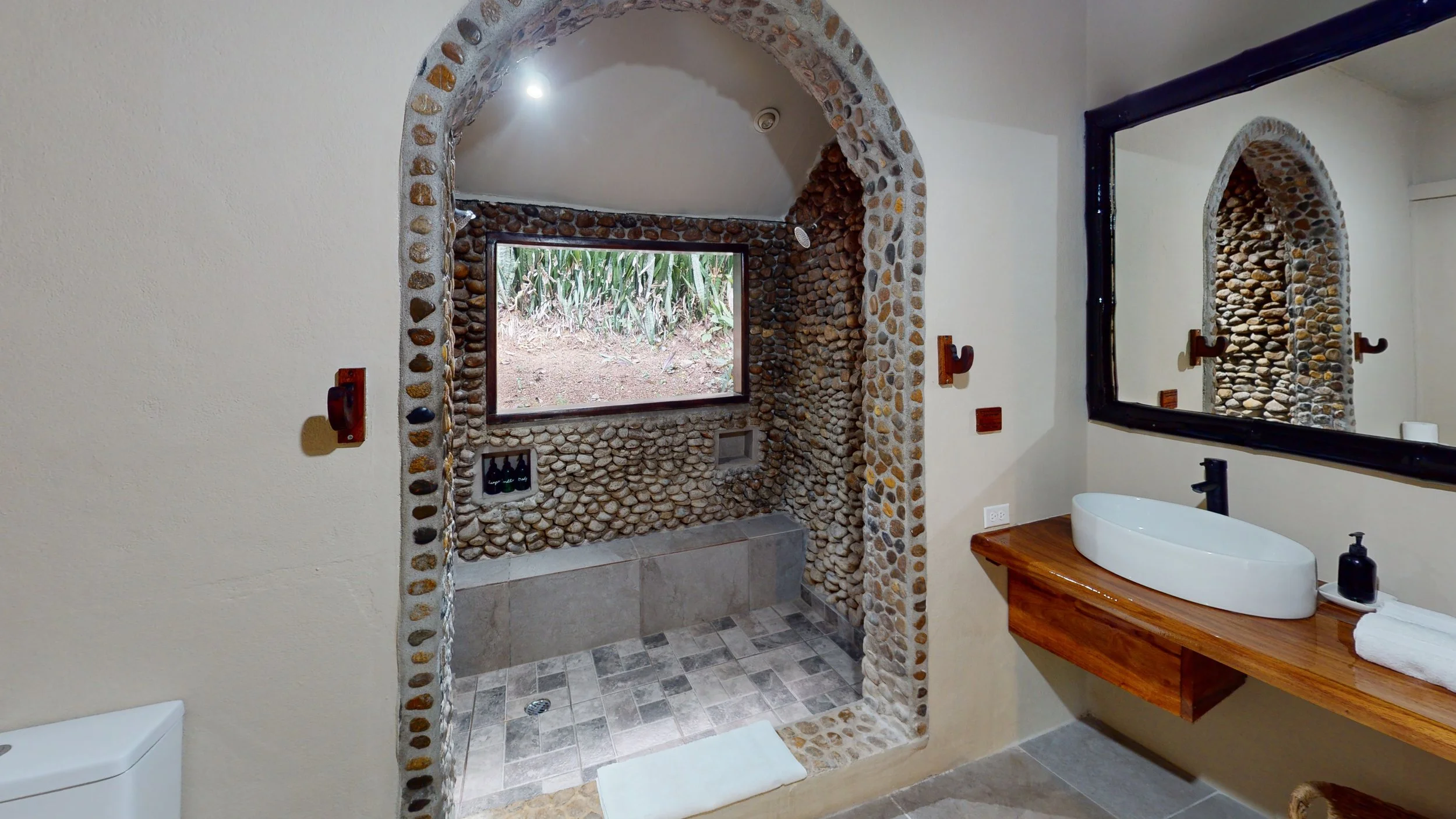 Bathroom-3.jpg