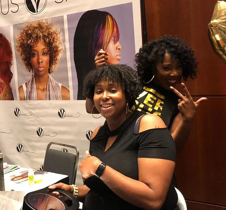 When you see a Curly Girl in need, sometimes you have to stop everything and offer an on-the-spot No Poo Transformation!