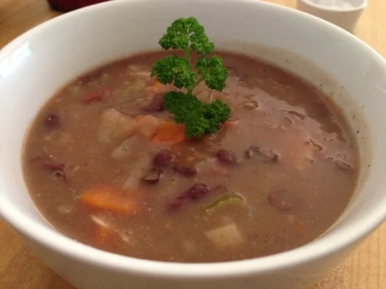 Delicious Bean &amp; Veggie Soup