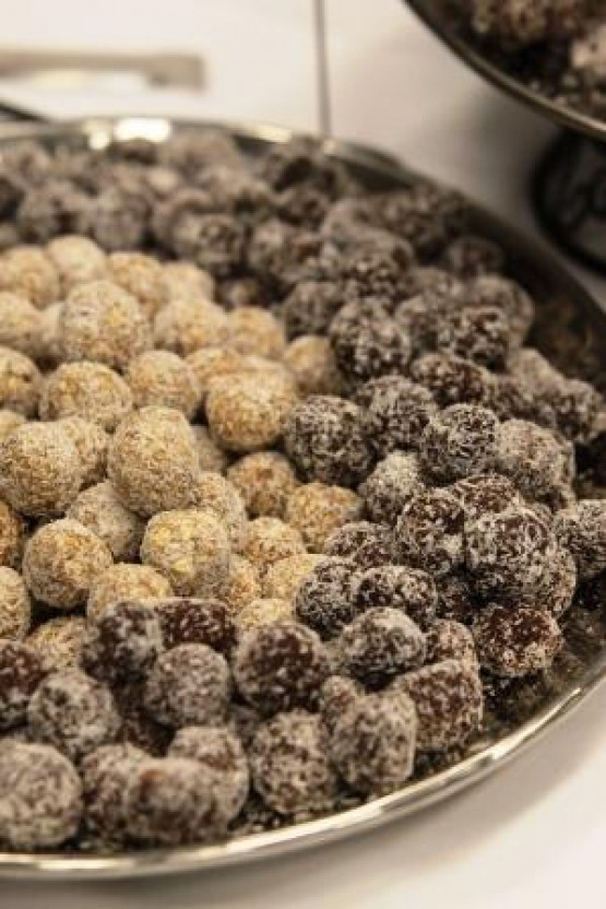 chocolate truffles .png