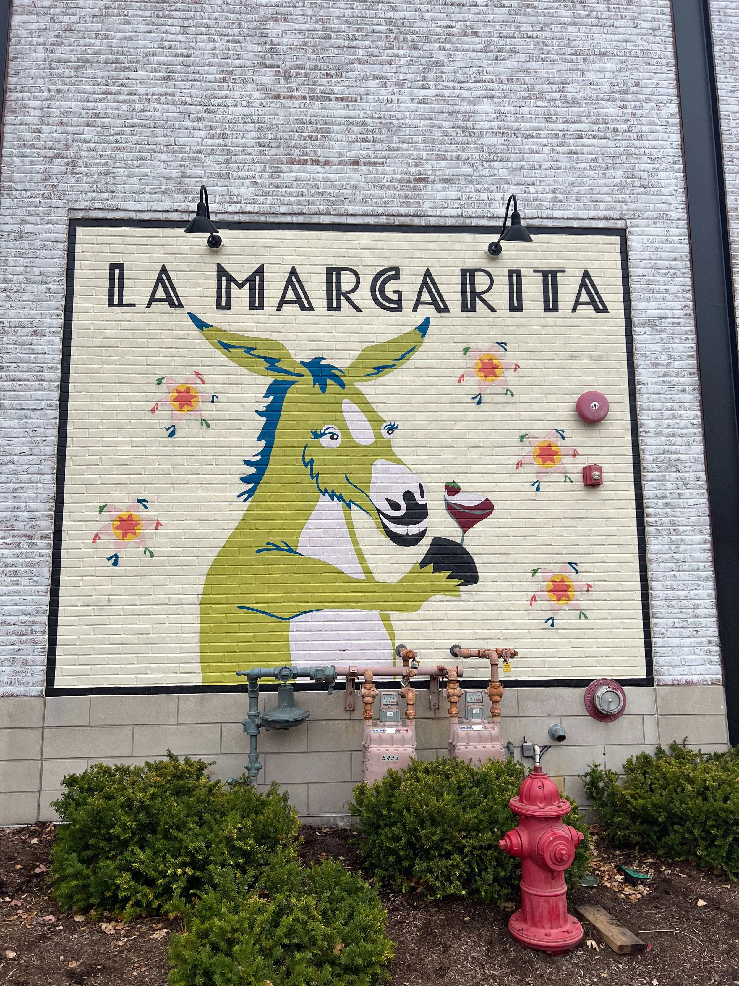 24-014_FatRosiesRosemont_ExteriorMural_05.jpg