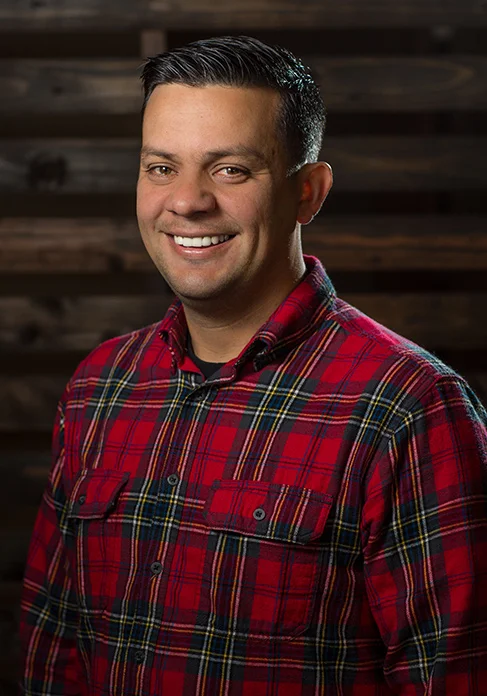 Daniel Da Silva High School Youth Pastor Daniel previously served as a missionary to Brazil in Youth With A Mission since 1998, and joined Church on the Hill upon arriving in Salem in 2014. He is married to Daniele and has two children, Julia and Josue. They are now serving the Men and Women’s ministries and have a heart to continue training new missionaries. men@cothcommunity.com