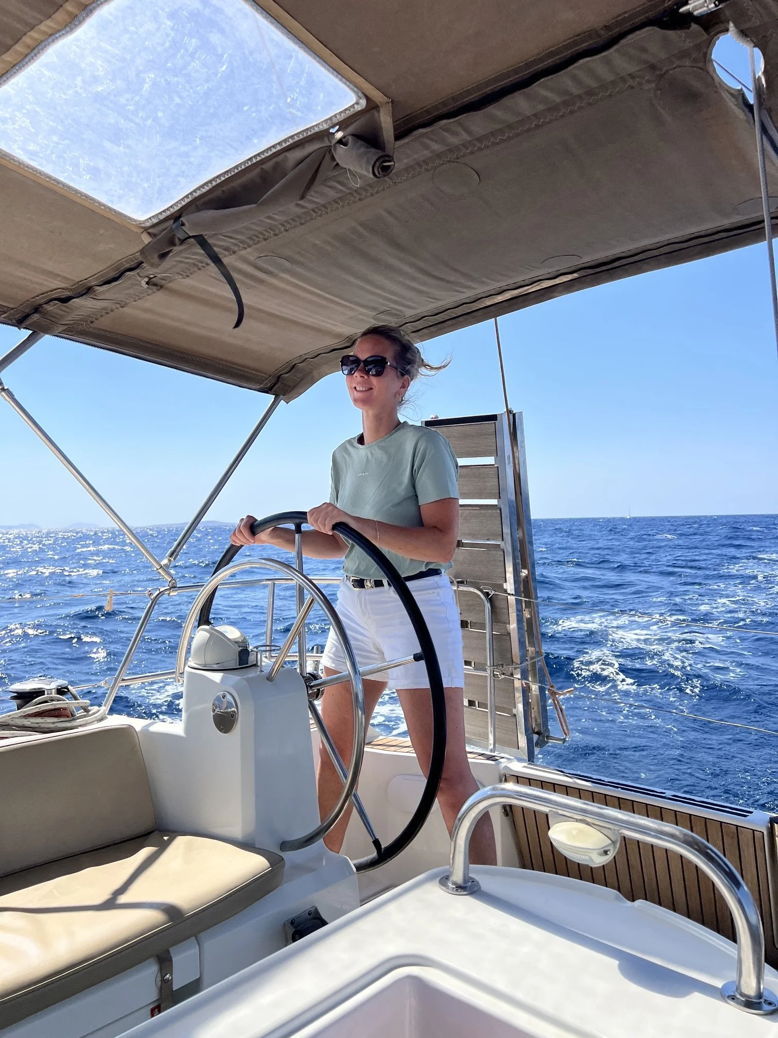 Patricia Helsby-Notting in haar vrije tijd op een boot