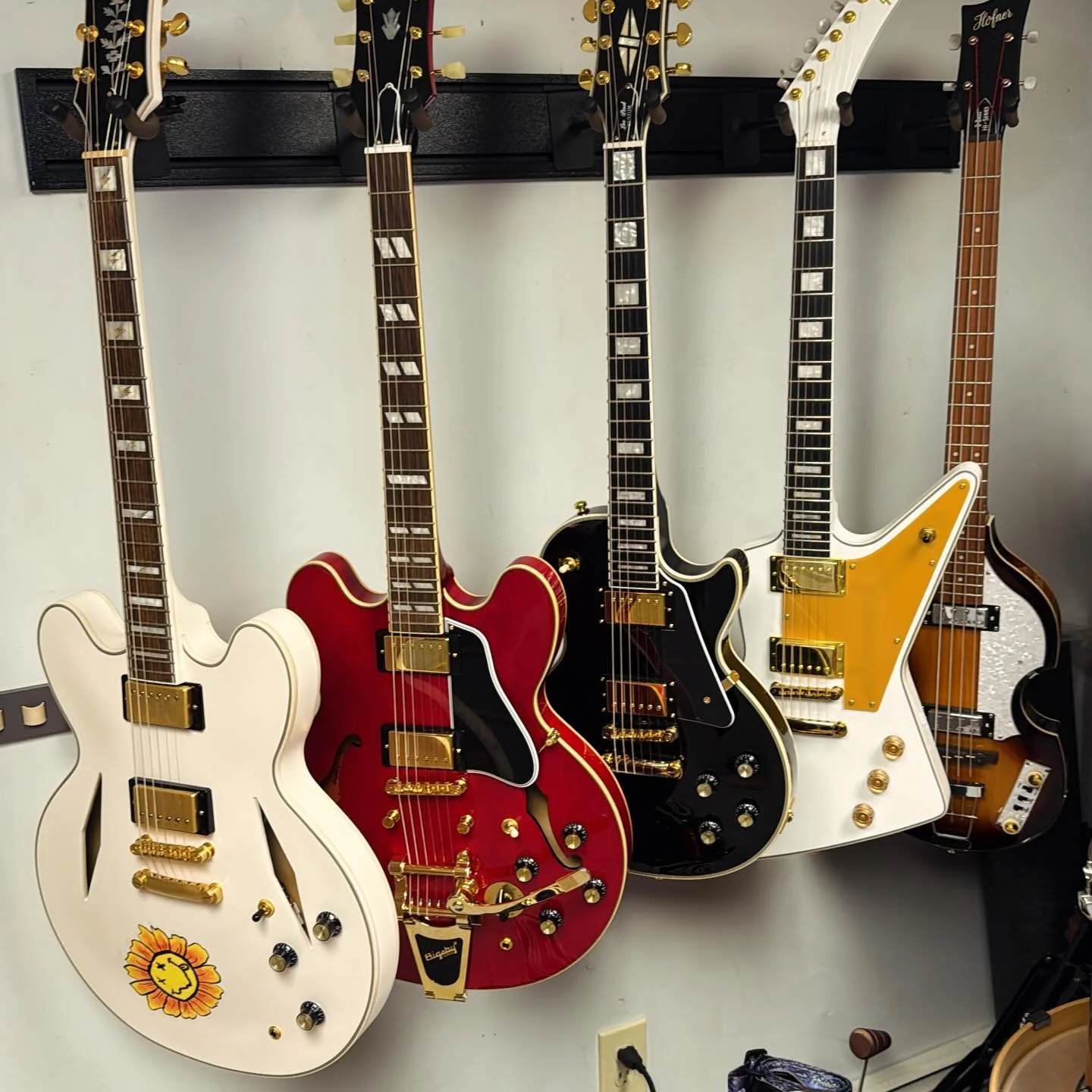 I didn&rsquo;t go out of my way to have nothing but gold hardware&hellip;but uh&hellip;oh well that&rsquo;s what happened.