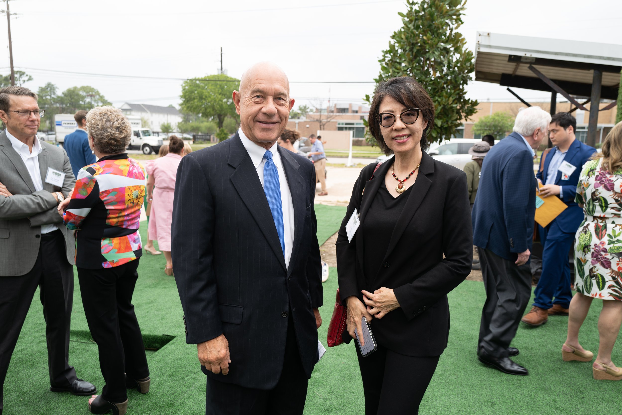 23_TreesForHoustonTakingRoot_DOrtizPhoto_041322_Senator John Whitmire and Gigi Lee.jpg