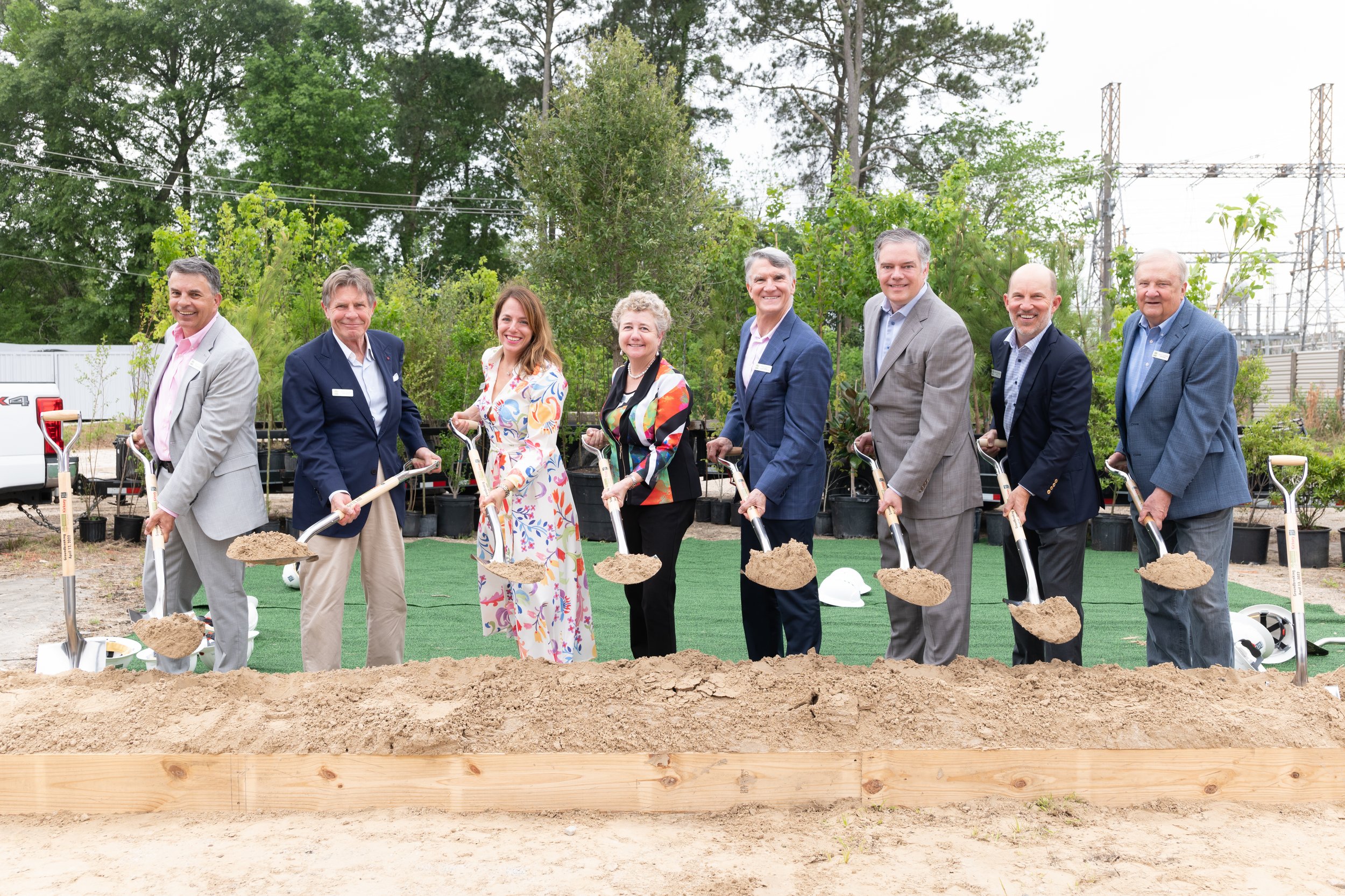 283_TreesForHoustonTakingRoot_DOrtizPhoto_041322_Barry Ward, Mack Fowler, Laura Mayer, Sheila Condon, Larry Nettles, Doug Bauer, Andrew McCullough and David Graham.jpg