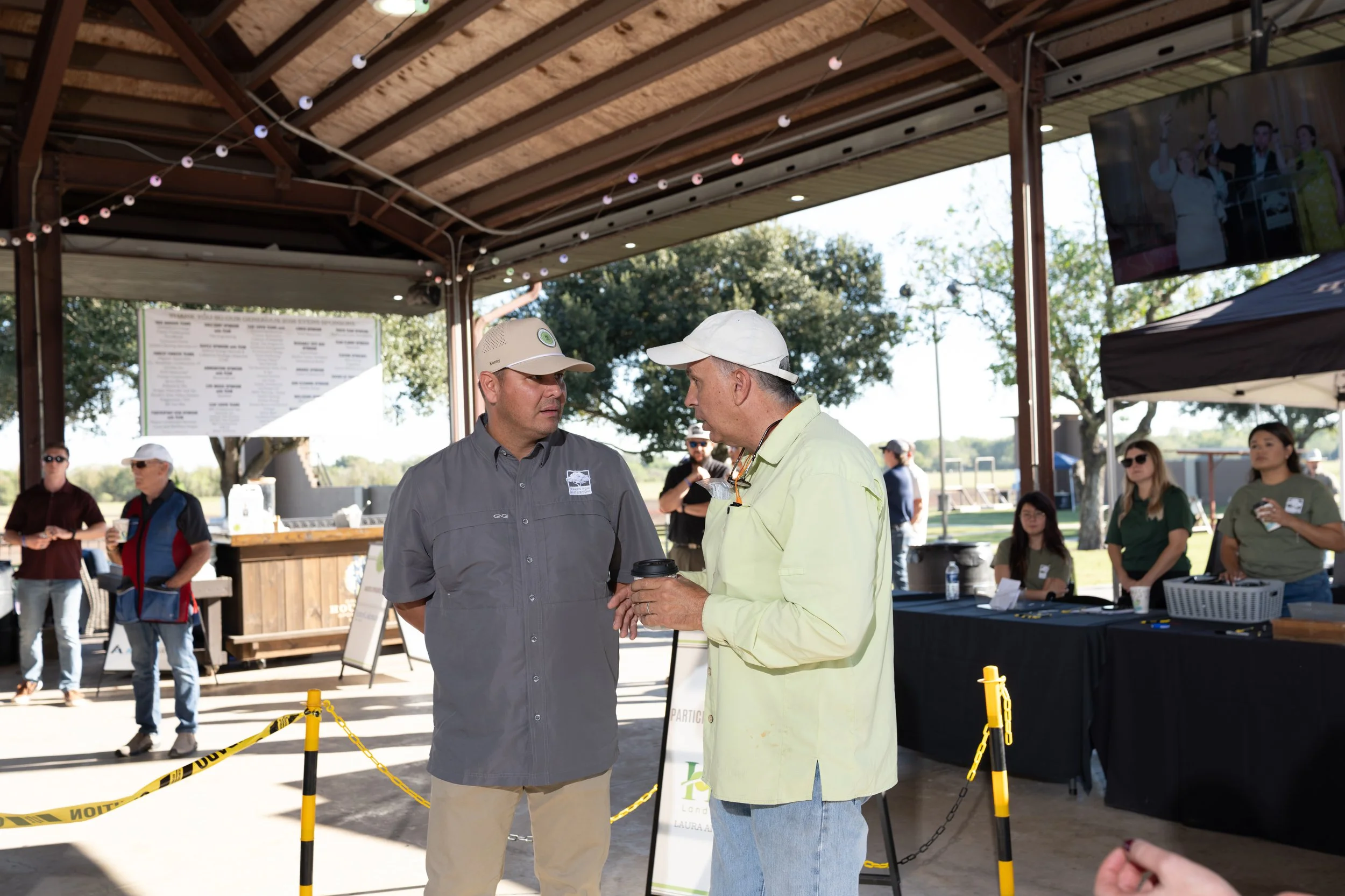 121_TreesforHoustonRootsandShoots_DanielOrtizPhoto_100926.jpg