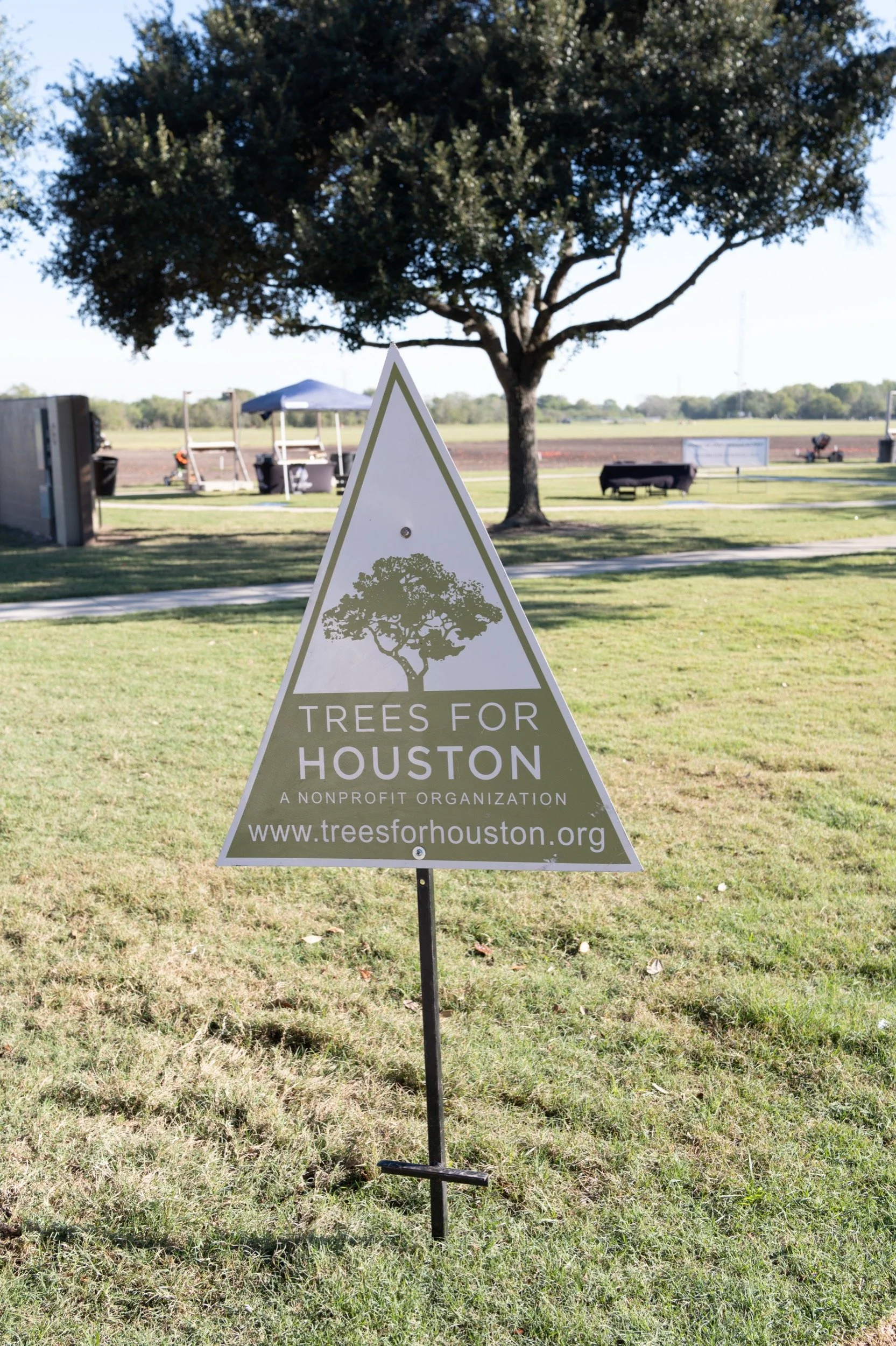 153_TreesforHoustonRootsandShoots_DanielOrtizPhoto_100926.jpg