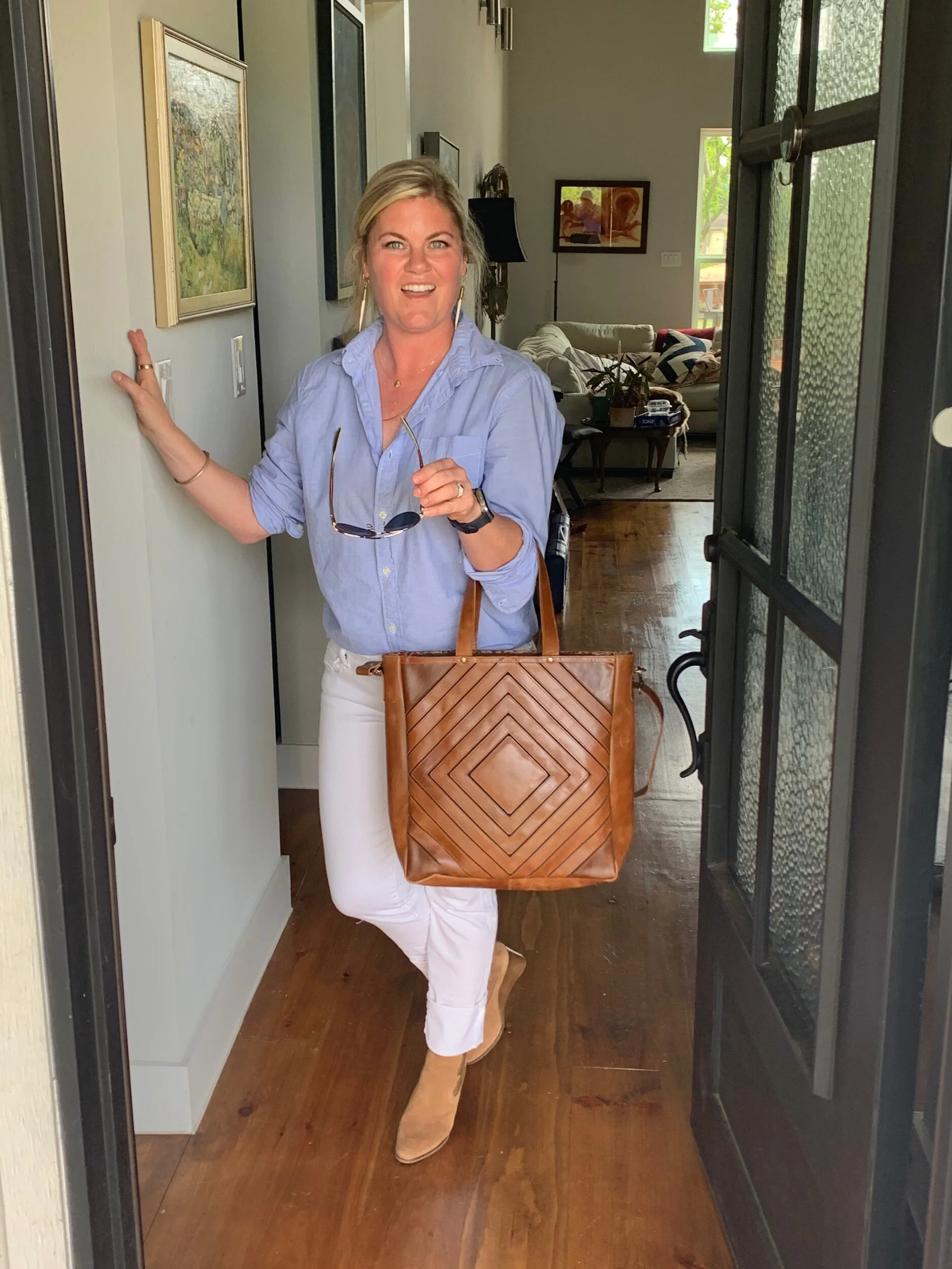 FFAD4870-6B85-46D3-B8AF-99BFE93FA6F4