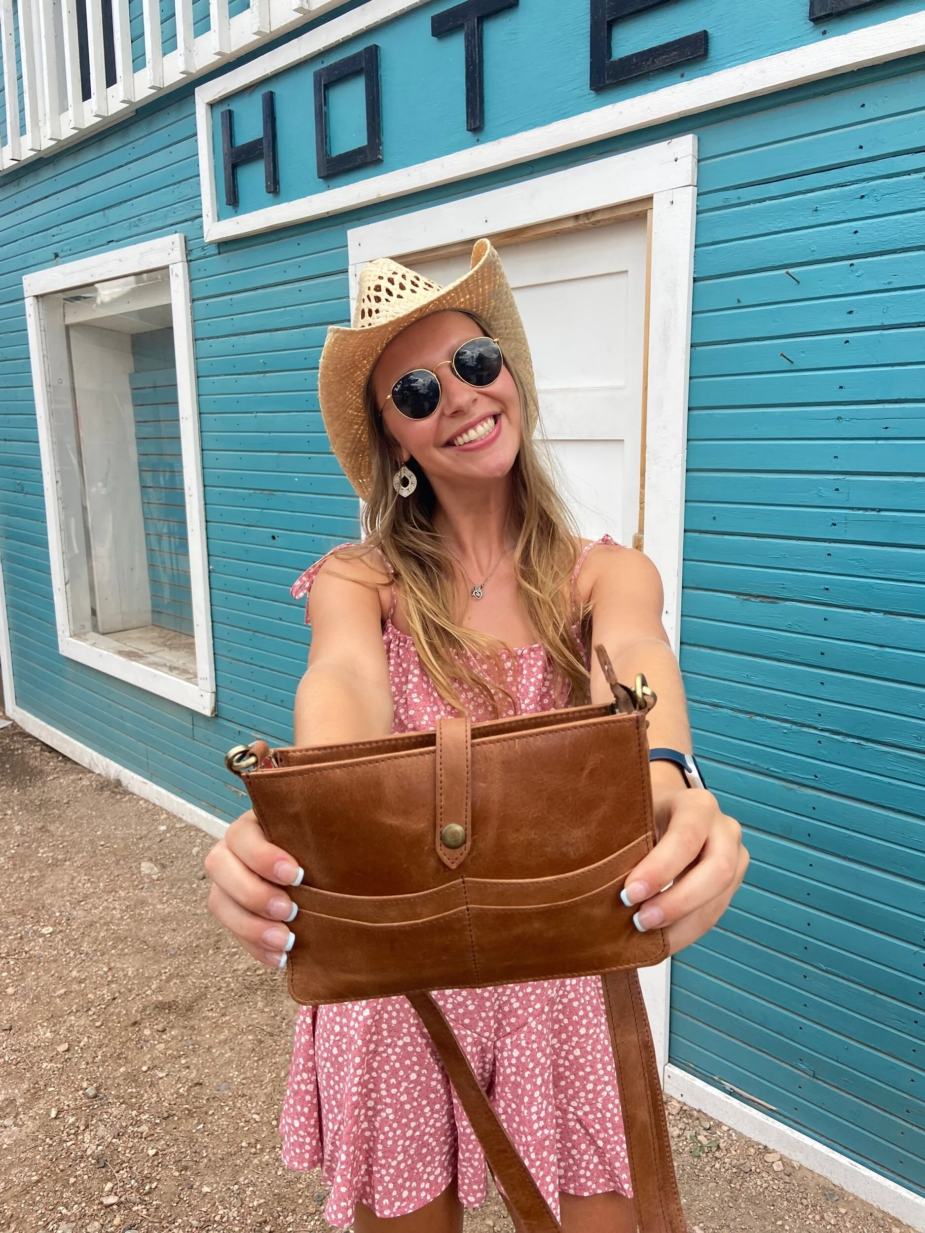 86906B22-B9AF-4811-9774-11E2EE4D351A